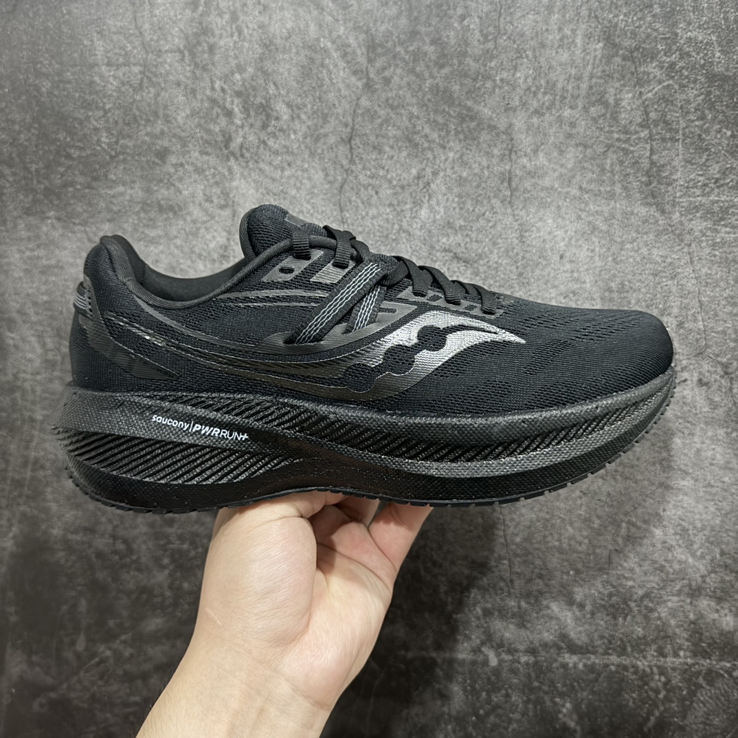 【纯原版】Saucony Triumph 20 索康尼胜利20代旗舰级缓震型跑鞋n性能相比前几代再升级n鞋面采用全新升级的工学网设计 贴合脚部更透气中底部分使用最新的PWRRUN+材质 搭配PWRRUN+鞋垫使中底的大幅加厚 10mm坡差进一步提供缓震、回弹性能 内底则采用了FORMFIT动态适应系统 动态契合脚型 提升包裹性和舒适性 提供更卓越的动态回馈体验 XT-900橡胶大底 可提供良好的抓地力和较强抗磨性能SIZE：35.5 36 36.5 37.5 38 38.5 39 40 40.5 41 42 42.5 43 44  45 编码：AC260280-莆田鞋批发中心