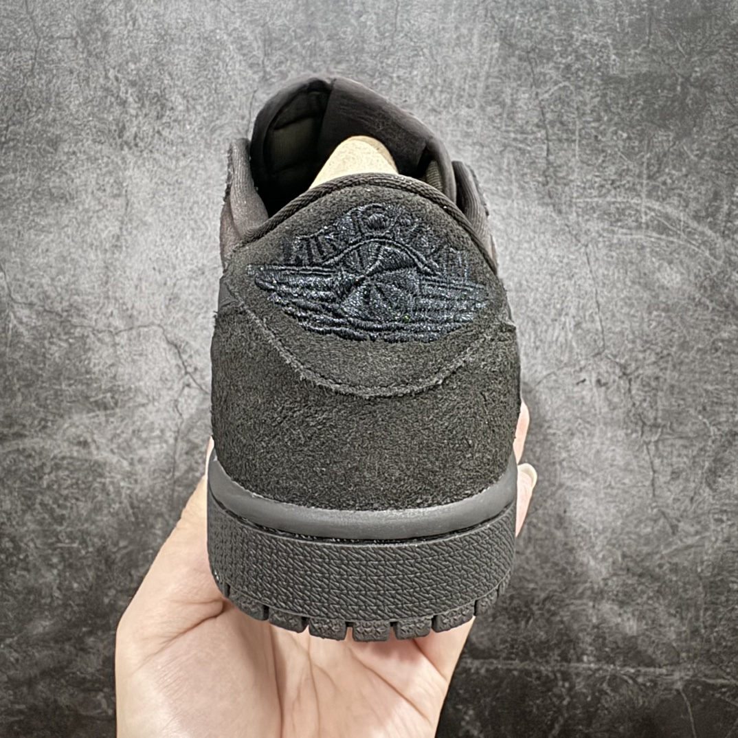 图片[4]-【KZ神版】Travis Scott x Air Jordan AJ1 Low OG SP TS联名 黑棕倒钩低帮 DM7866-202n全系列配色 外贸特供批次 新配色不断更新开发 市场中端王者 全套原纸板楦头开发 确保原汁原味 完美呈现一代版型 一比一鞋头弧度高度鞋身弧度 此版本只针对中端市场 细节品控鞋型随意秒杀市面同价位 鞋型完美 不臃肿别扭 头层皮料加持 用料绝不含糊 进口玻璃冲刀皮料裁剪零毛边 电脑针车工艺 超高鞋面清洁度 最高QC检验标准 控制溢胶瑕疵 原盒原配 飞翼3D高频深度立体 工艺方面大到整体鞋型 漏斗收腰 底线拉帮 LOGO立体程度 小到针眼排布 载片对称 冲孔效果 鞋标规范 鞋垫背胶等等 无一不是口碑收割 每双都是一个回头客SIZE：36 36.5 37.5 38 38.5 39 40 40.5 41 42 42.5 43 44 44.5 45 46 47.5 编码：QH290320-鞋库