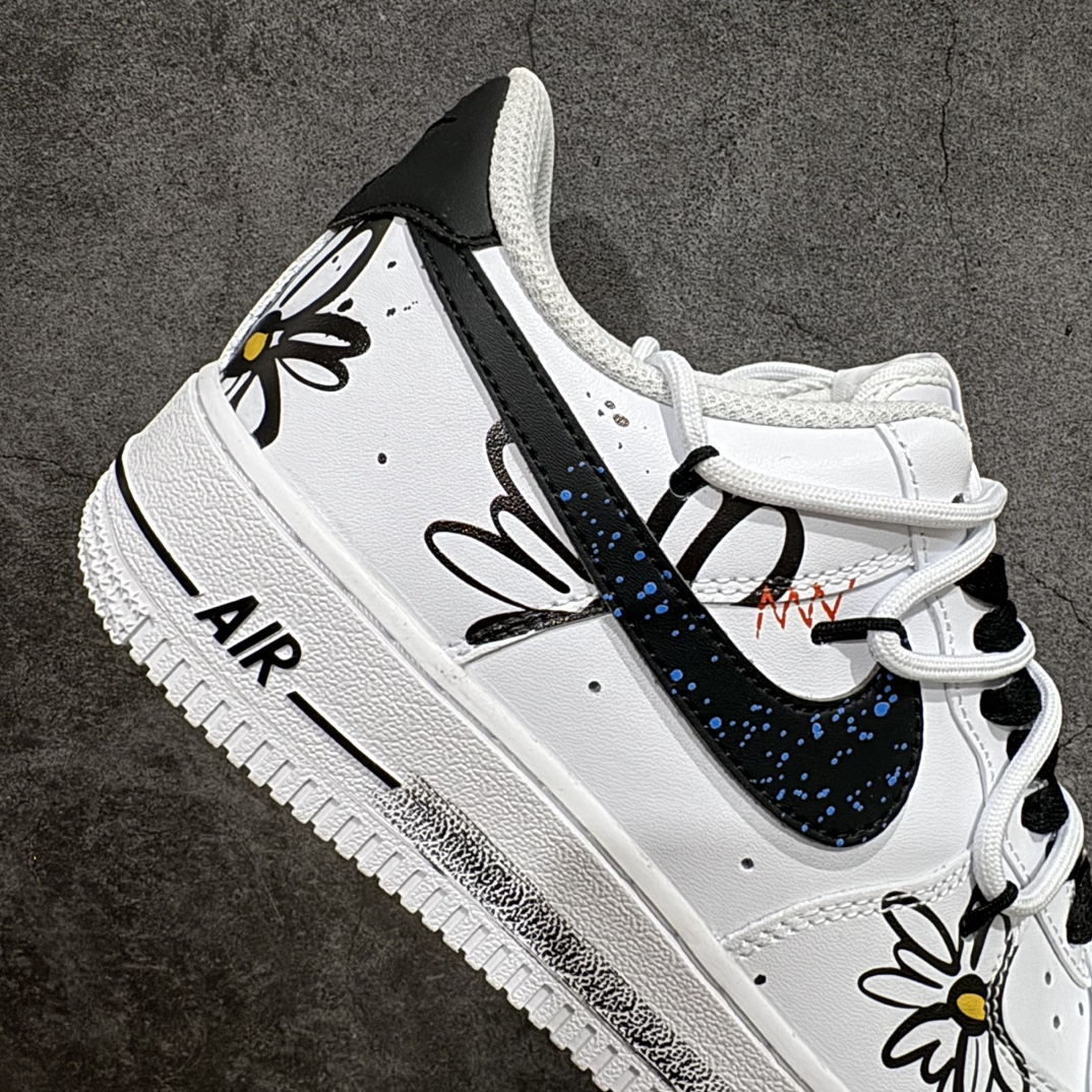 图片[7]-【公司级】官方爆款定制 二次元主题 Nike Air Force 1 Low’07 小皱菊 喷绘 空军一号绑带低帮休闲板鞋 定制皮料 原厂3D打印 定制鞋盒 原楦原纸板 纯正空军版型 内置全掌气垫 货号：ZH0316-025 Size：36 36.5 37.5 38 38.5 39 40 40.5 41 42 42.5 43 44 44.5 45 编码：HXS310320-鞋库