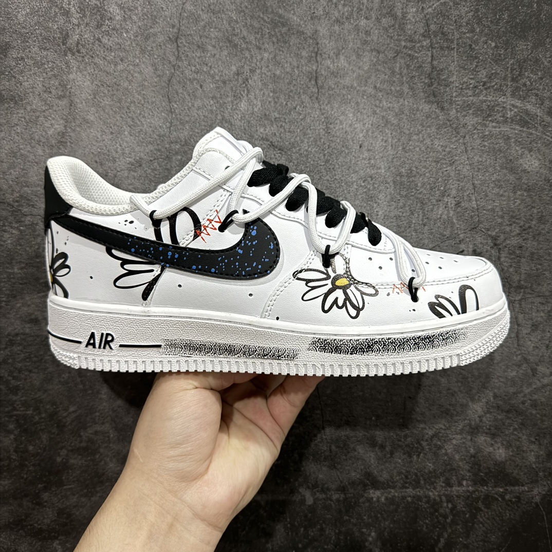 【公司级】官方爆款定制 二次元主题 Nike Air Force 1 Low’07 小皱菊 喷绘 空军一号绑带低帮休闲板鞋 定制皮料 原厂3D打印 定制鞋盒 原楦原纸板 纯正空军版型 内置全掌气垫 货号：ZH0316-025 Size：36 36.5 37.5 38 38.5 39 40 40.5 41 42 42.5 43 44 44.5 45 编码：HXS310320-鞋库