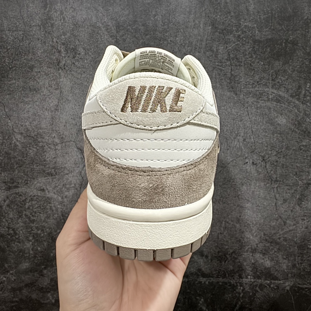 定制版NikeDunkLow灰棕猪八此款主张打破传统的工业化流水线设计限制以Madebyideas的超级