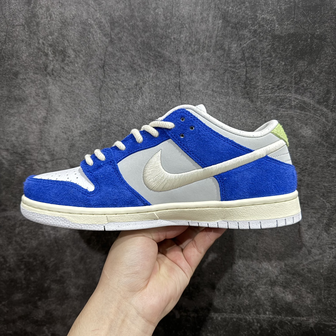 纯原Z版FlyStreetwearxNikeSBDunkLow上海限定鞋身以蓝色为主色调鞋面主体和补强部