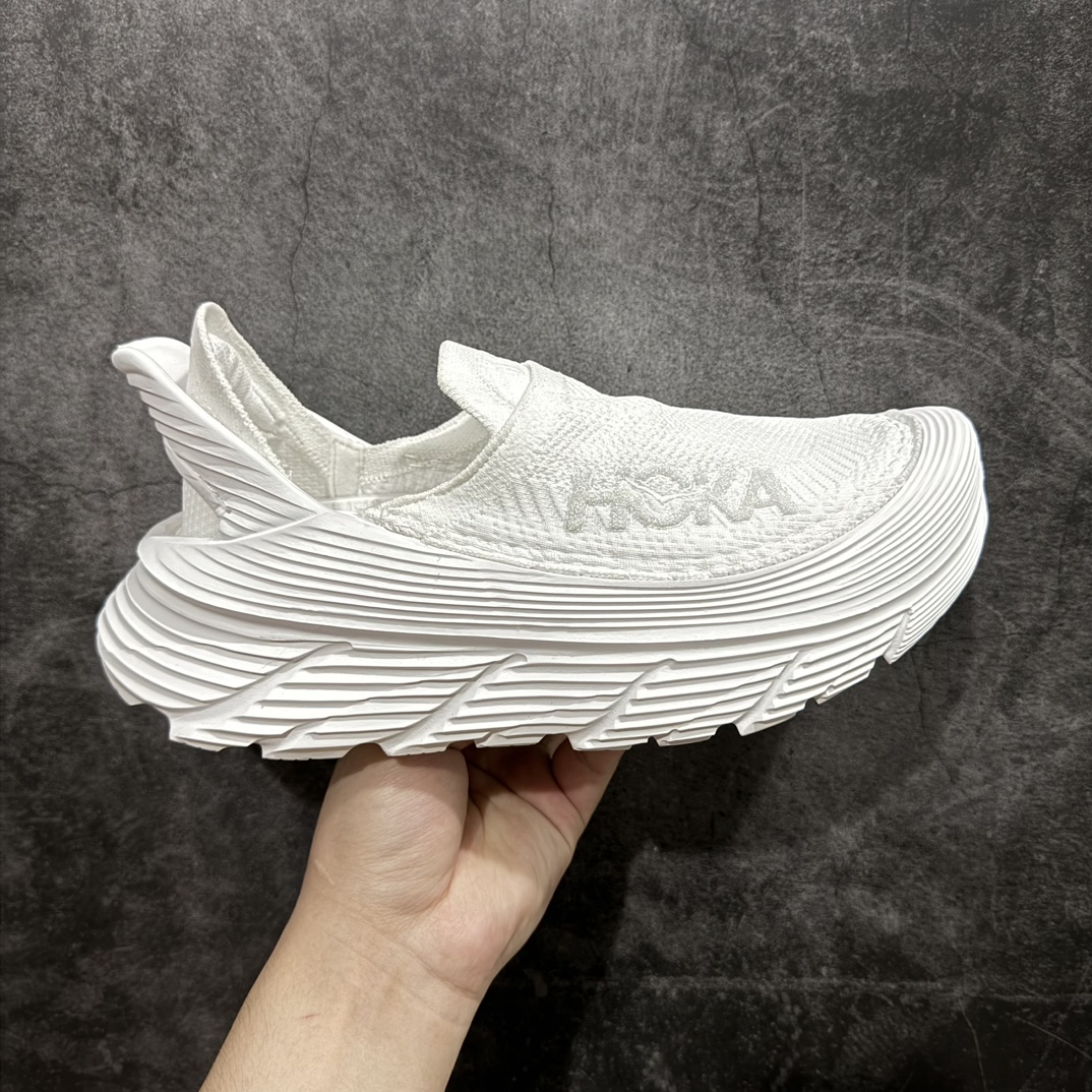 纯原版HOKAONEONERestoreTC一脚蹬徒步舒适缓震运动鞋继承了HOKAONEONE标志性的缓