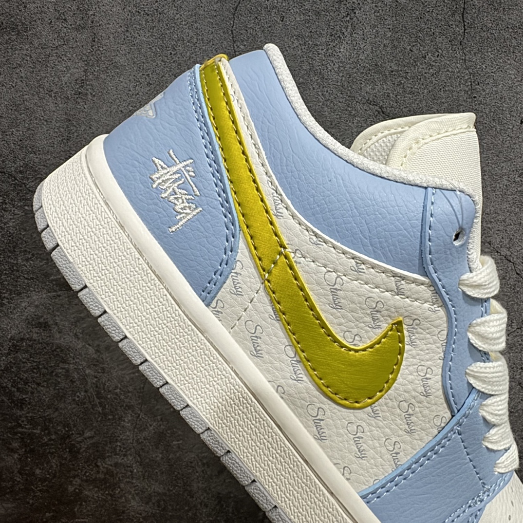 图片[7]-【定制版】Air Jordan 1 Low AJ1 乔1 斯图西联名-蓝金 高端定制 低帮篮球鞋 WG8850-007n定制鞋盒 大厂纯原品质出货 超高清洁度 皮料切割干净无任何毛边 细节完美  尺码：36 36.5 37.5 38 38.5 39 40 40.5 41 42 42.5 43 44 44.5 45 编码：HXS320340-鞋库