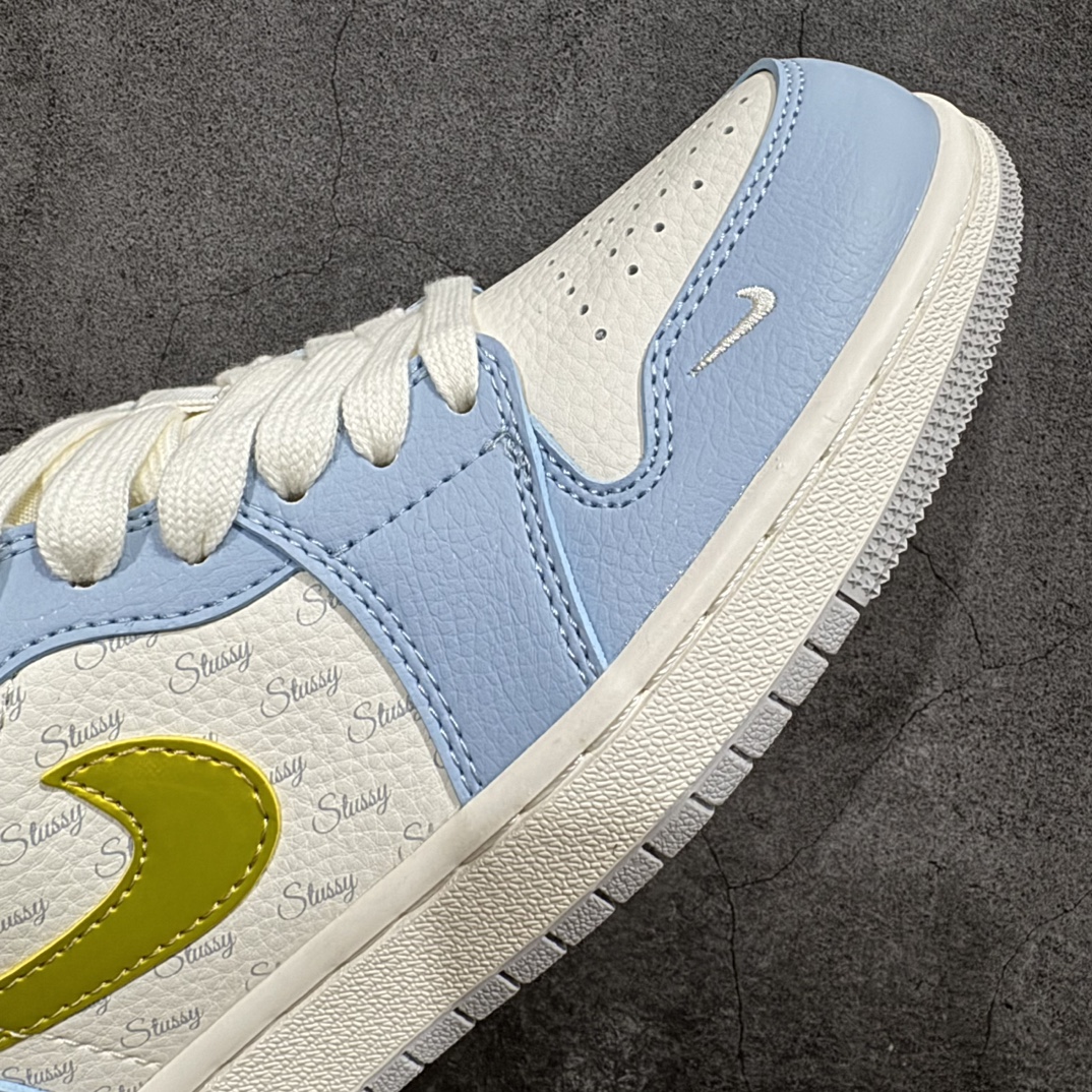 图片[6]-【定制版】Air Jordan 1 Low AJ1 乔1 斯图西联名-蓝金 高端定制 低帮篮球鞋 WG8850-007n定制鞋盒 大厂纯原品质出货 超高清洁度 皮料切割干净无任何毛边 细节完美  尺码：36 36.5 37.5 38 38.5 39 40 40.5 41 42 42.5 43 44 44.5 45 编码：HXS320340-鞋库