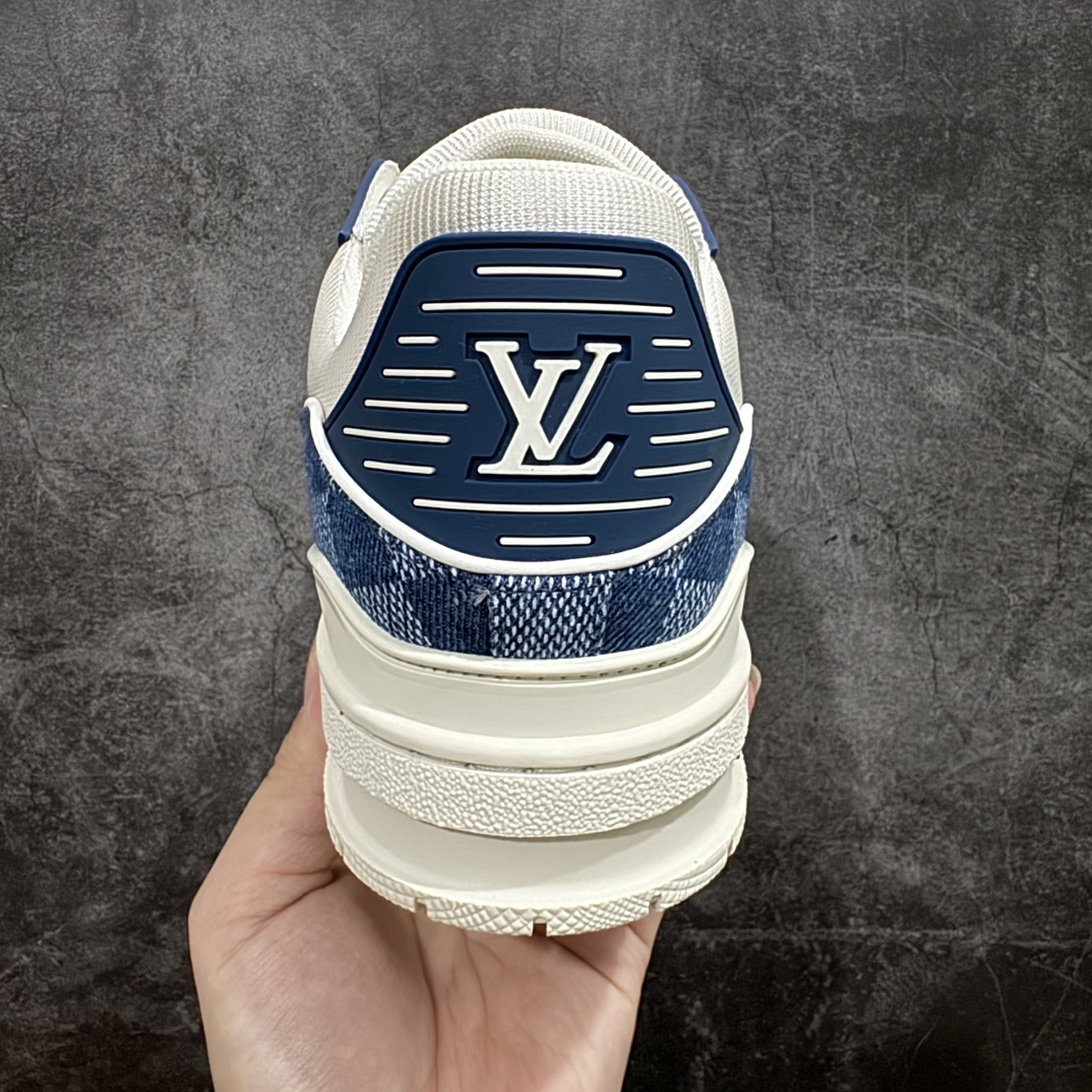 图片[4]-【佛山顶级超A版】Louis Vuitton LV Trainer系列 白蓝棋盘格n本地仓库现货 当天可取n私人订单 专柜混卖零售专供n所有配色均为购买原版复刻n整体版型 皮料 市场独一无二后跟版型都可以自行对比[机智]吊打市场所有货n怒甩十条街，欢迎拿市场各大工厂的货来对比！n鞋舌烫金超正 压印程度秒杀市面90%以上的高端货n新配色陆续开发出货  尺码：39-45   编码：T1550580-鞋库