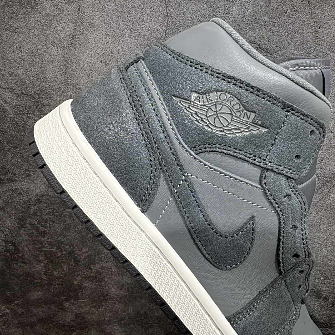 图片[7]-【DT纯原】Air Jordan AJ1 Mid 中帮 烟灰色 FJ3448-001nn终端优势供应 市面中低帮最具代表性版本没有之一 口碑大厂出品 品控大底版型不断改良更新 全套原纸板楦头开发 确保原汁原味 完美呈现版型 完美零毛边处理 原厂内置全掌气垫 价格定位良心 平台专用代工流水线出品 一眼公司既视感 拿到手的一瞬间就与众不同 碾压市面所有版本 全部原鞋开发 每一个配色都会采购原鞋确认细节 打破市面看图做货无好货之说SIZE：35.5 36 36.5 37.5 38 38.5 39 40 40.5 41 42 42.5 43 44 44.5 45 46 编码：DT300310-鞋库