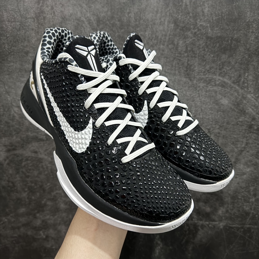 【神版纯原】NK Zoom Kobe 6 科比六代签名实战篮球鞋 黑白天使 CW2190-002n欧美外贸平台特供版完美实战无压力 售后售前保到底n主攻中高端市场 全套原纸板楦头开发确保原汁原味 完美呈现版型 一比一鞋头弧度高度鞋身弧度细节品控鞋型完美 原厂TPU网格鞋带扣 正确内里网布 前后气垫加持 信仰绝不减配 全鞋身材料卡色独家定制 SWOOSH 蛇鳞 正确珠光效果（内嵌珍珠粉）独家前掌Zoom Turbo 后掌马蹄Zoom缓震 内置全真动态飞线 独家复刻U型缓震垫带独立钢印 十年情怀 这里完美落地 一个月独家售后 为实战保驾护航  尺码： 40 40.5 41 42 42.5 43 44 44.5 45 45.5 46 47.5  编码：DZ310340-鞋库