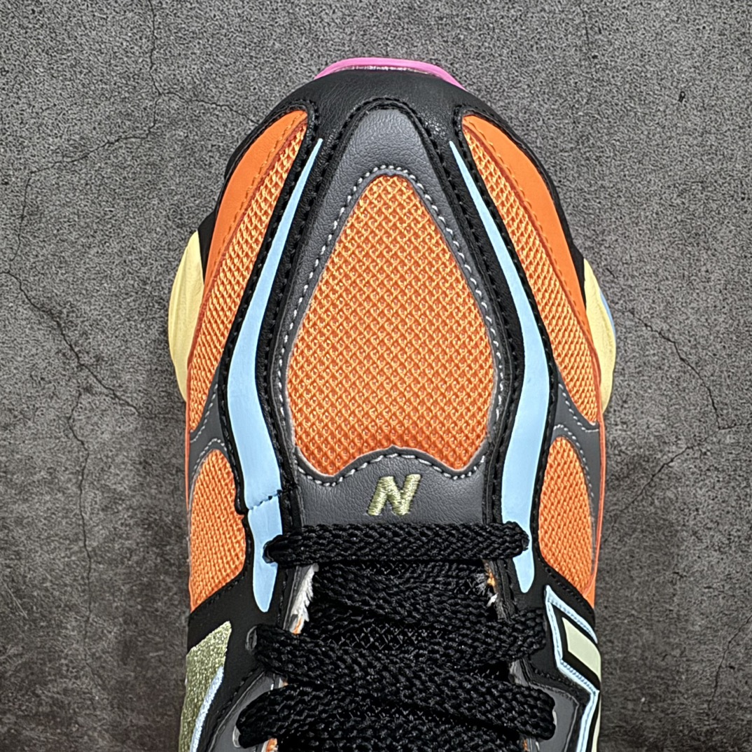 图片[5]-【纯原版】 New Balance NB9060 联名款 复古休闲运动慢跑鞋 白棕色 U9060OGBn 全套原楦原纸板原厂数据开发 进口三明治网面 原装进口翻毛皮料正确绒感卡色 正确中底拉帮中底网布细节 原厂标裁 带紫光防伪 定制后跟透明水晶模块 冲裁组合 大底贴合程度胶水上色把控完美 整洁度挑战全网艺术家 多道序QC把关品质完善 匠心打造 耗时两个月开发完成 工艺极其复杂难度可想而知 新开独立私模大底 全网唯一正确六层组合大底 高端零售专供产物Size：36 37 37.5 38 38.5 39 40 40.5 41 42 42.5 43 44 45 46.5 编码：JP270300-鞋库