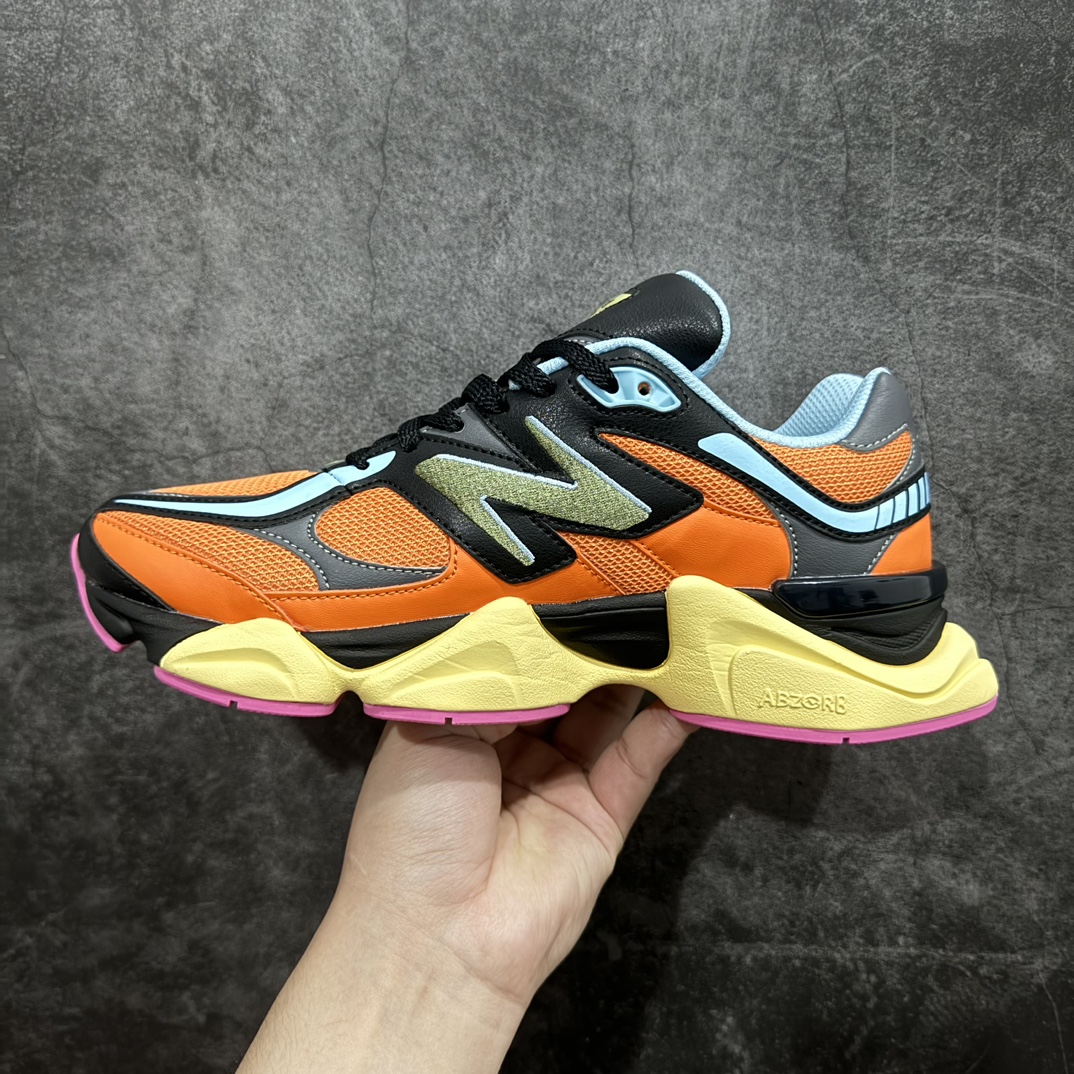 图片[2]-【纯原版】 New Balance NB9060 联名款 复古休闲运动慢跑鞋 白棕色 U9060OGBn 全套原楦原纸板原厂数据开发 进口三明治网面 原装进口翻毛皮料正确绒感卡色 正确中底拉帮中底网布细节 原厂标裁 带紫光防伪 定制后跟透明水晶模块 冲裁组合 大底贴合程度胶水上色把控完美 整洁度挑战全网艺术家 多道序QC把关品质完善 匠心打造 耗时两个月开发完成 工艺极其复杂难度可想而知 新开独立私模大底 全网唯一正确六层组合大底 高端零售专供产物Size：36 37 37.5 38 38.5 39 40 40.5 41 42 42.5 43 44 45 46.5 编码：JP270300-鞋库