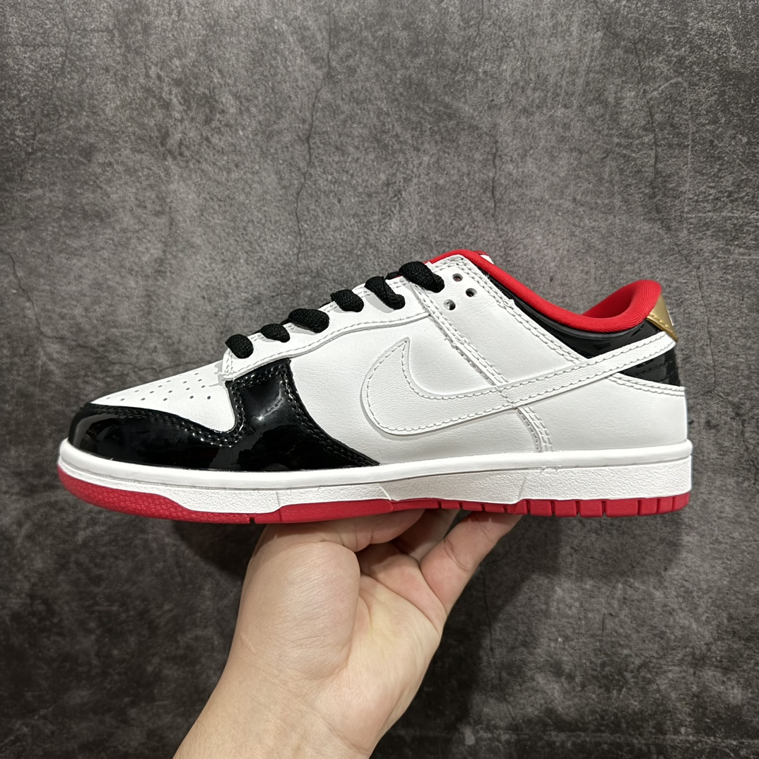 定制版 Nk SB Dunk Low UN联名-白黑漆皮 周年高端定制 低帮休闲板鞋 XB3802-349