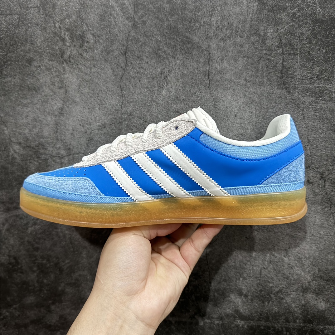 纯原Top版 坏痞兔Bad Bunny x AD Gazelle Indoor Trainers ”Benito”羚羊内训系列低帮复古百搭休闲运动德训风板鞋“联名白蓝变形鞋头”IF9734