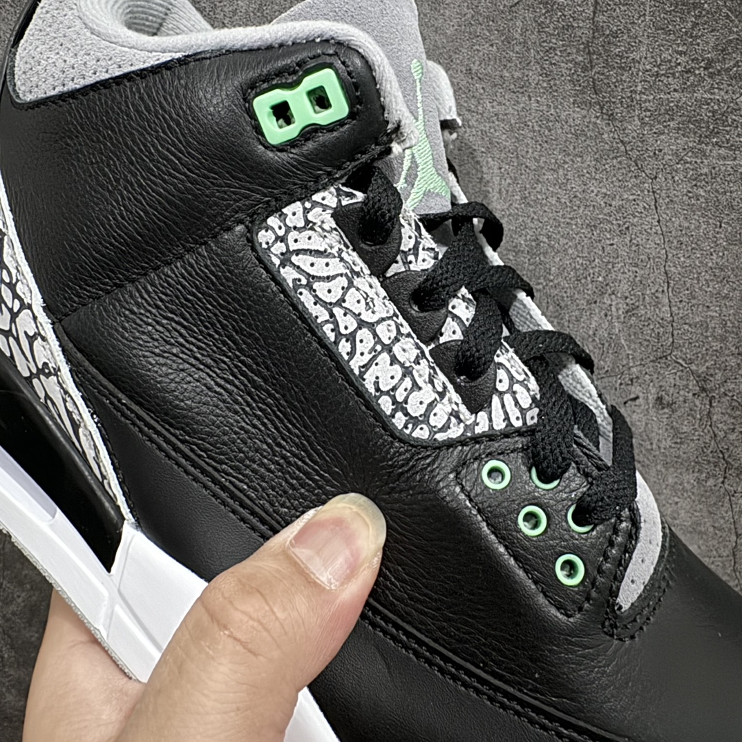 图片[4]-【原厂版】Air Jordan 3 Retro\”Green Glow\” AJ3 乔丹3代黑绿 CT8532-031nnn原纸板楦头开发 原厂皮料完美版型 一比一鞋头弧度高度鞋身弧度数据细节工艺流程均保持原鞋一致原厂TPU网格鞋带扣 正确内里网布菱角分明不变形无多余毛边 柔软性质感一致于原鞋原厂织唛标 原厂飞人电绣工艺 印刷中底布 四线拉帮米色美纹纸贴合固定 进口港宝加持 后跟自然饱满 尺码：40 40.5 41 42 42.5 43 44 44.5 45 46 47.5 编码：X10380420-鞋库