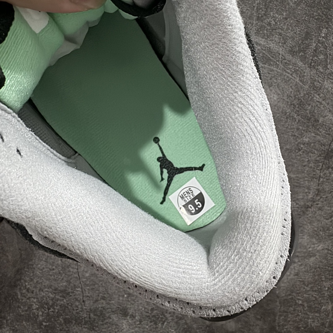 图片[8]-【原厂版】Air Jordan 3 Retro\”Green Glow\” AJ3 乔丹3代黑绿 CT8532-031nnn原纸板楦头开发 原厂皮料完美版型 一比一鞋头弧度高度鞋身弧度数据细节工艺流程均保持原鞋一致原厂TPU网格鞋带扣 正确内里网布菱角分明不变形无多余毛边 柔软性质感一致于原鞋原厂织唛标 原厂飞人电绣工艺 印刷中底布 四线拉帮米色美纹纸贴合固定 进口港宝加持 后跟自然饱满 尺码：40 40.5 41 42 42.5 43 44 44.5 45 46 47.5 编码：X10380420-鞋库