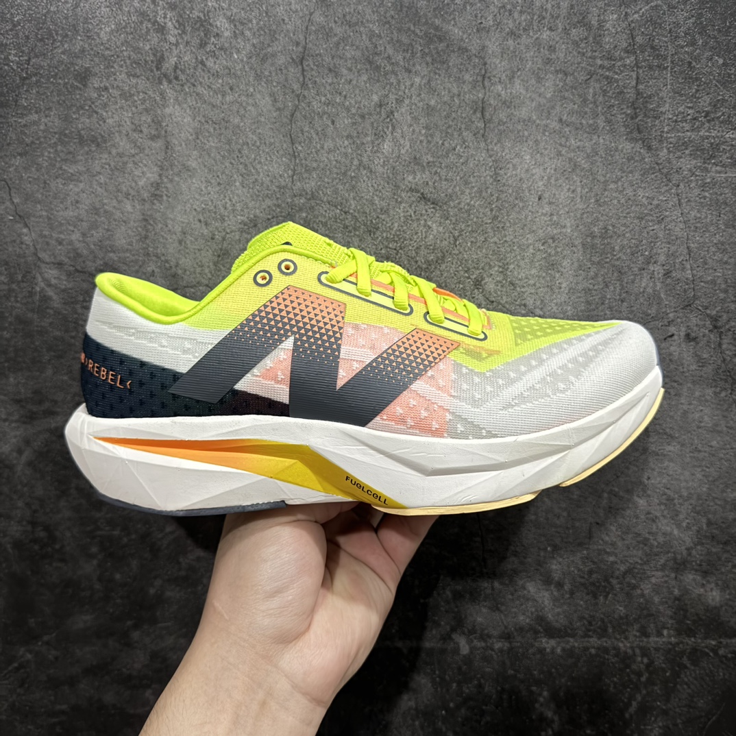 【公司级】NB新百伦New Balance FuelCell Rebel v4 Preview 叛逆者v4系列低帮超轻量化马拉松运动慢跑鞋 MRCELLA4nn男女鞋真标半码制n原楦原纸版开发版型n采用超轻透气3D针织网纱线材料结构鞋面及打印Logo细节n中底嵌入FuelCell轻量化技术组合全掌纤维塑料TPU板❗️n全天候日常跑鞋！ 尺码：36 37 37.5 38 38.5 39.5 40 40.5 41.5 42 42.5 43 44 45 46n条码编码：MZ230250-鞋库