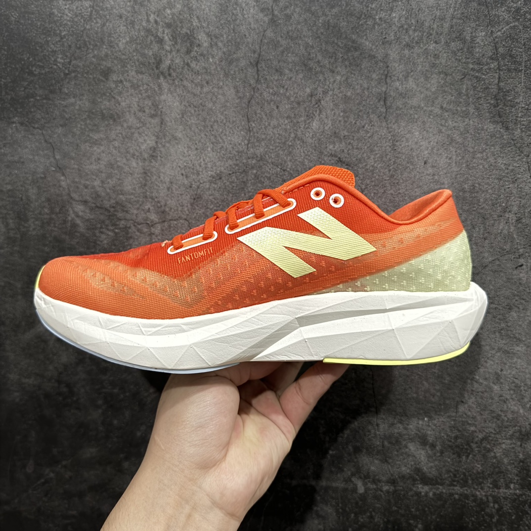 图片[2]-【公司级】NB新百伦New Balance FuelCell Rebel v4 Preview 叛逆者v4系列低帮超轻量化马拉松运动慢跑鞋 WFCXLR4nn男女鞋真标半码制n原楦原纸版开发版型n采用超轻透气3D针织网纱线材料结构鞋面及打印Logo细节n中底嵌入FuelCell轻量化技术组合全掌纤维塑料TPU板❗️n全天候日常跑鞋！ 尺码：36 37 37.5 38 38.5 39.5 40 40.5 41.5 42 42.5 43 44 45 46n条码编码：MZ230250-鞋库