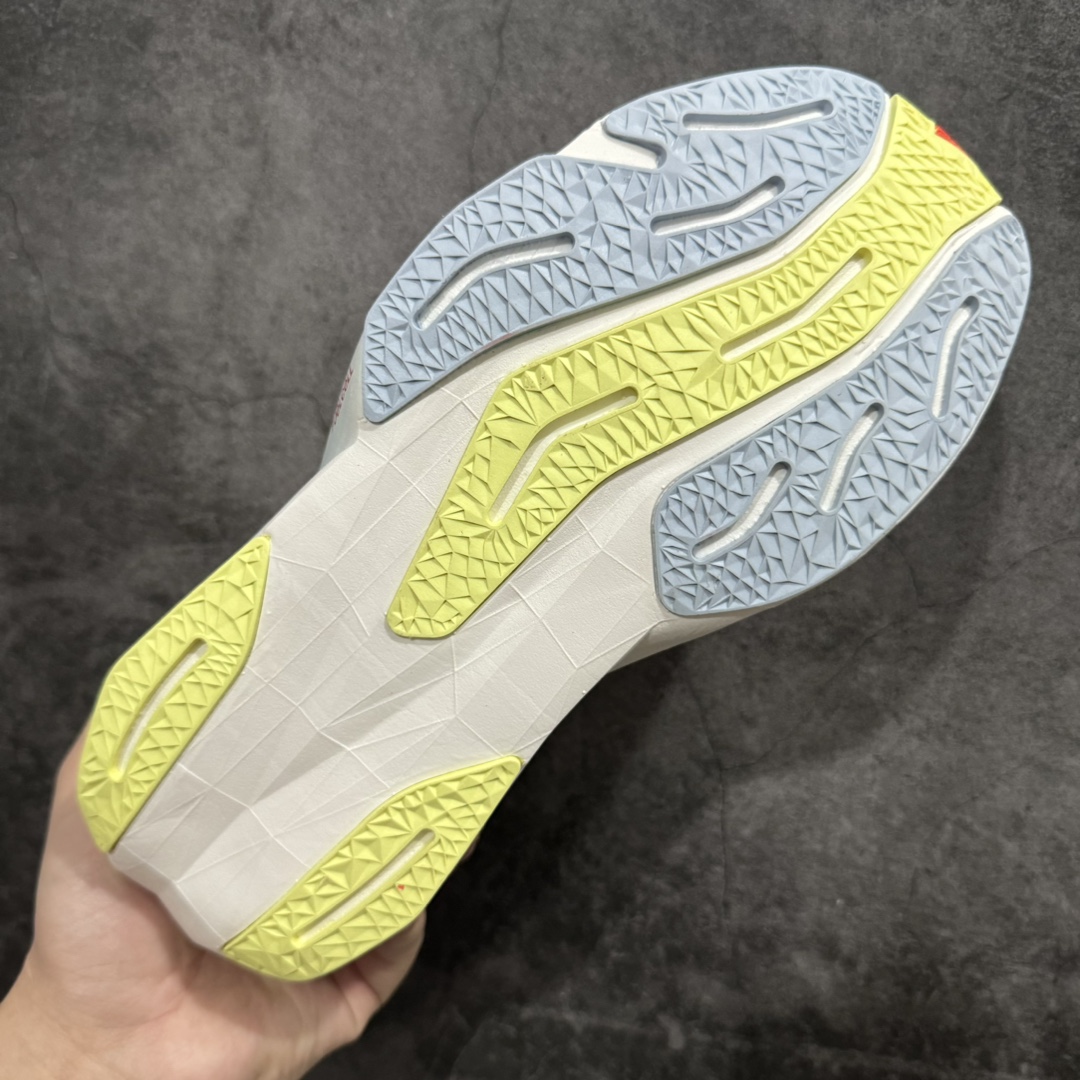 图片[9]-【公司级】NB新百伦New Balance FuelCell Rebel v4 Preview 叛逆者v4系列低帮超轻量化马拉松运动慢跑鞋 WFCXLR4nn男女鞋真标半码制n原楦原纸版开发版型n采用超轻透气3D针织网纱线材料结构鞋面及打印Logo细节n中底嵌入FuelCell轻量化技术组合全掌纤维塑料TPU板❗️n全天候日常跑鞋！ 尺码：36 37 37.5 38 38.5 39.5 40 40.5 41.5 42 42.5 43 44 45 46n条码编码：MZ230250-鞋库