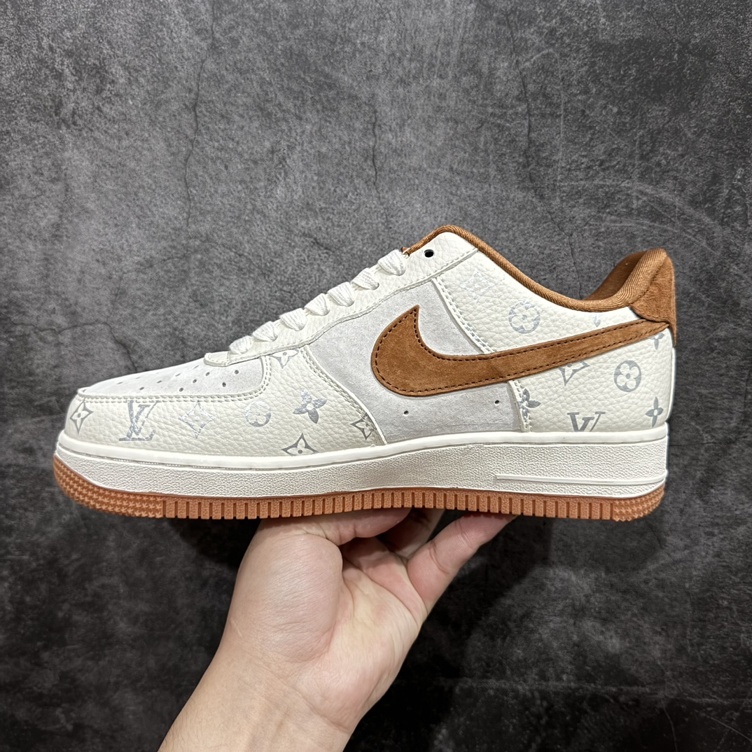 图片[2]-【公司级】NIke Air Force 1 \’07 Low “LV联名–米棕猪八”空军一号 低帮 运动休闲鞋折边针车 工艺难度大 原楦头原纸板 原装鞋盒 定制五金配件 内置全掌气垫 原厂鞋底货号：CV1724-112Size：36 36.5 37.5 38 38.5 39 40 40.5 41 42 42.5 43 44 44.5 45 编码：HXS250260-鞋库