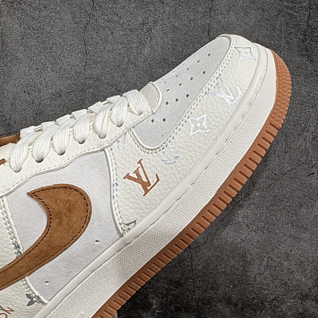 图片[6]-【公司级】NIke Air Force 1 \’07 Low “LV联名–米棕猪八”空军一号 低帮 运动休闲鞋折边针车 工艺难度大 原楦头原纸板 原装鞋盒 定制五金配件 内置全掌气垫 原厂鞋底货号：CV1724-112Size：36 36.5 37.5 38 38.5 39 40 40.5 41 42 42.5 43 44 44.5 45 编码：HXS250260-鞋库