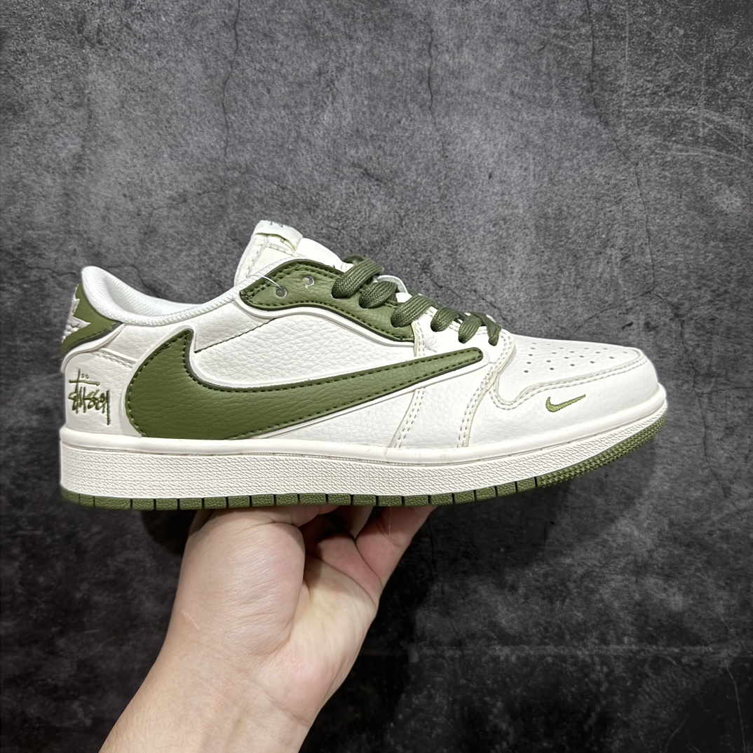 【定制版】Stussy x Air Jordan 1 Low 米白军绿n此款主张打破传统的工业化流水线设计限制，以Made by ideas的超级创意为理念，集结众多潮流设计师，结合时下最ing潮流风尚，为潮流爱好者打造彰品自我的专属潮品。同时尊重每个年轻人对于潮流的理解与选择，主张“让每个年轻人塑造自己的潮流”。 货号：DM6688-602 Size：36 36.5 37.5 38 38.5 39 40 40.5 41 42 42.5 43 44 44.5 45 编码：HXS320340-鞋库