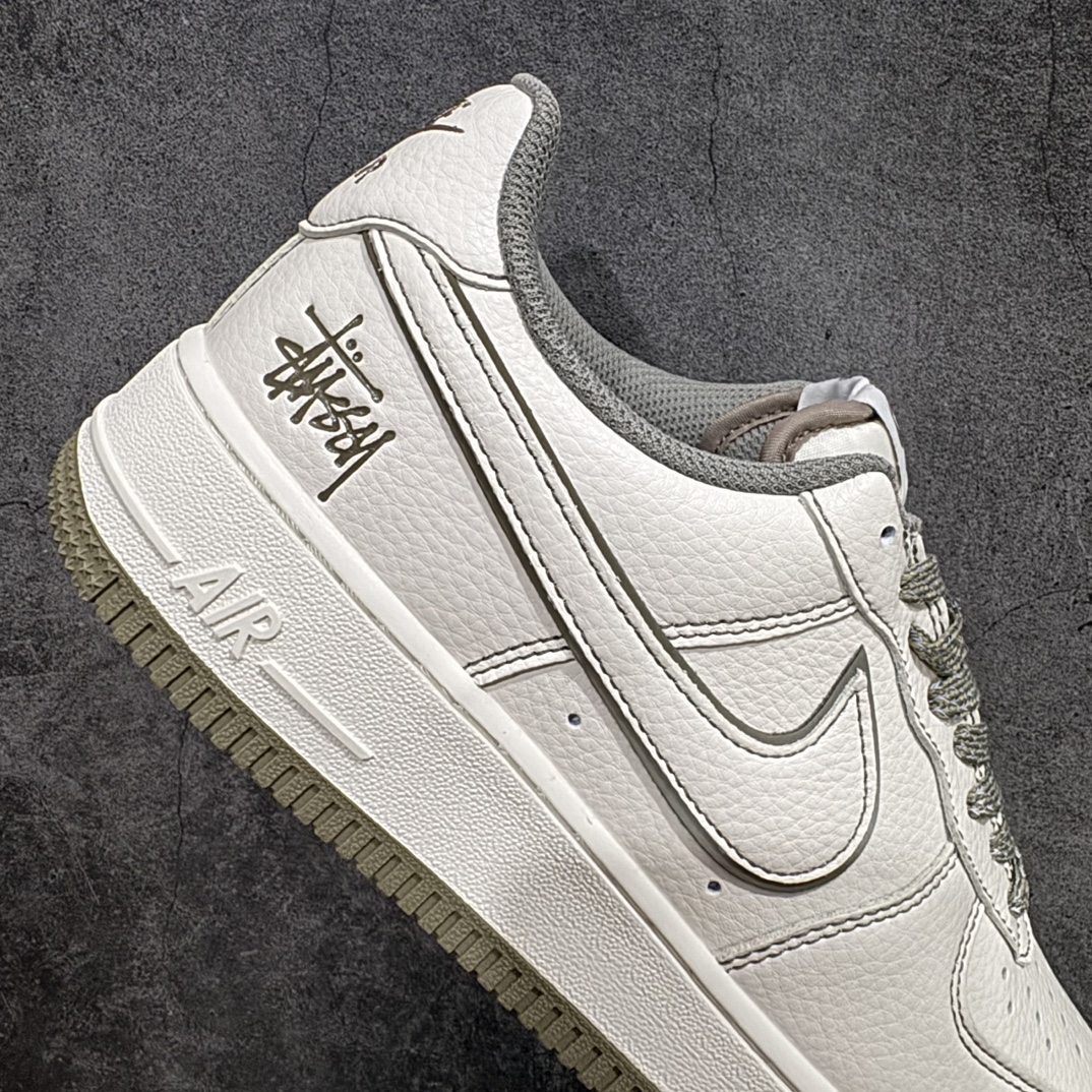 图片[7]-【定制版】海外限量发售 公司级 Stussyx Nike Air Force 1 Low 斯图西联名 军绿色反光空军一号低帮休闲板鞋 客供高亮3M反光 定制皮料 折边针车 工艺难度大 原楦头原纸板 内置全掌气垫 货号：UN1635-777nSIZE：36 36.5 37.5 38 38.5 39 40 40.5 41 42 42.5 43 44 44.5 45 编码：LF290300-鞋库