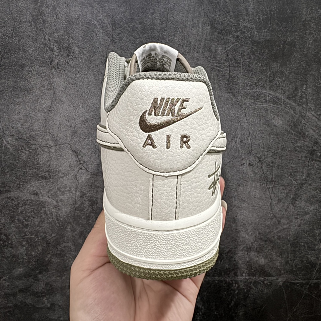 图片[4]-【定制版】海外限量发售 公司级 Stussyx Nike Air Force 1 Low 斯图西联名 军绿色反光空军一号低帮休闲板鞋 客供高亮3M反光 定制皮料 折边针车 工艺难度大 原楦头原纸板 内置全掌气垫 货号：UN1635-777nSIZE：36 36.5 37.5 38 38.5 39 40 40.5 41 42 42.5 43 44 44.5 45 编码：LF290300-鞋库