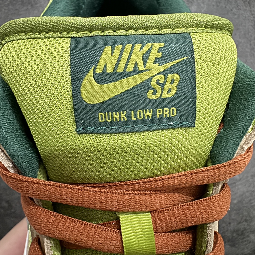 图片[5]-【Top纯原】Nk SB Dunk Low \”Escargot\” 蜗牛 SB低帮休闲板鞋rn整双鞋在颜色上将荧光绿色作为底色，使用不同饱和度的黄色以及白色对鞋身两侧进行点缀，以这样的方式模拟出 “香草大蒜黄油” 酱料的既视感，更进一步的丰富鞋面色彩层次r 货号：FQ7585-200 尺码：36 36.5 37.5 38 38.5 39 40 40.5 41 42  42.5 43 44 44.5 45 46 47 编码：X10290300-鞋库