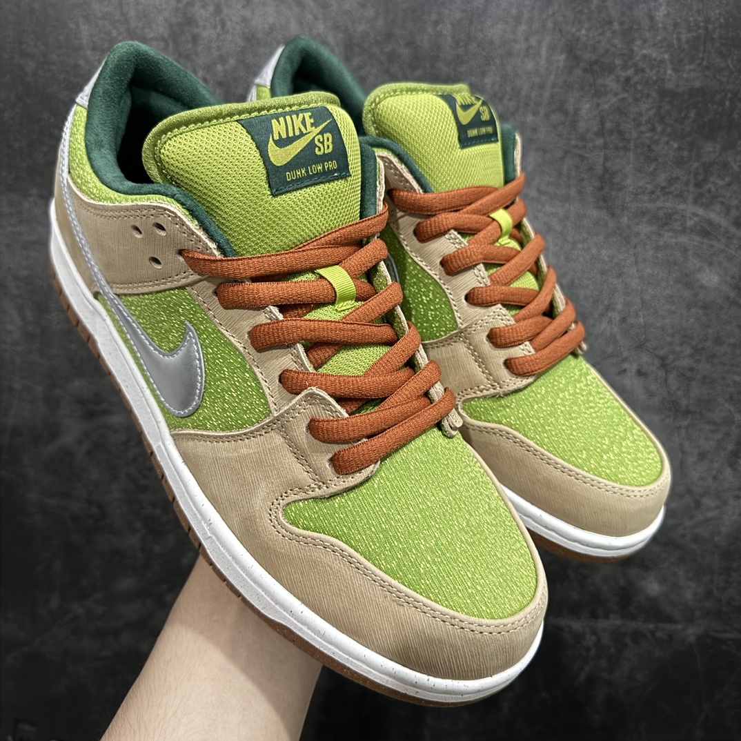 【Top纯原】Nk SB Dunk Low \”Escargot\” 蜗牛 SB低帮休闲板鞋rn整双鞋在颜色上将荧光绿色作为底色，使用不同饱和度的黄色以及白色对鞋身两侧进行点缀，以这样的方式模拟出 “香草大蒜黄油” 酱料的既视感，更进一步的丰富鞋面色彩层次r 货号：FQ7585-200 尺码：36 36.5 37.5 38 38.5 39 40 40.5 41 42  42.5 43 44 44.5 45 46 47 编码：X10290300-鞋库