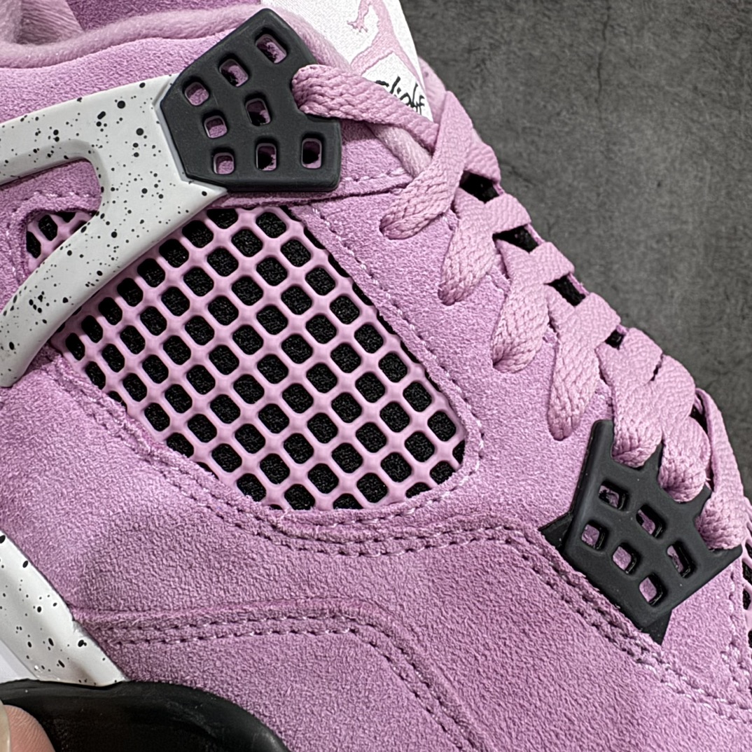 图片[5]-【老DT纯原】Air Jordan 4 Retro \”Orchid\” 粉黑麂皮 AJ4 乔丹4代 猛男粉AQ9129-501nn市售天花板产物 耗时半年巨作 全套原纸板楦头开发 原厂特供皮料加持 确保原汁原味 完美呈现四代版型 一比一鞋头弧度高度鞋身弧度 数据细节工艺流程均保持原鞋一致 原厂TPU网格鞋带扣 正确内里网布 菱角分明不变形无多余毛边 柔软性质感一致于原鞋 市场唯一原厂鞋扣模具 背面可见隐藏注塑口 原厂织唛标 原厂飞人电绣工艺 尾指中部跳三针 独家绑鞋带手法 印刷中底布 四线拉帮 米色美纹纸贴合固定 进口港宝加持 后跟自然饱满 全鞋荧光划线卡点 追求极致完美 每一双都是工艺品 多重QC质检 超越公司货的品控标准 实实在在的免检产品  尺码：36-48.5 编码：XP430470-鞋库