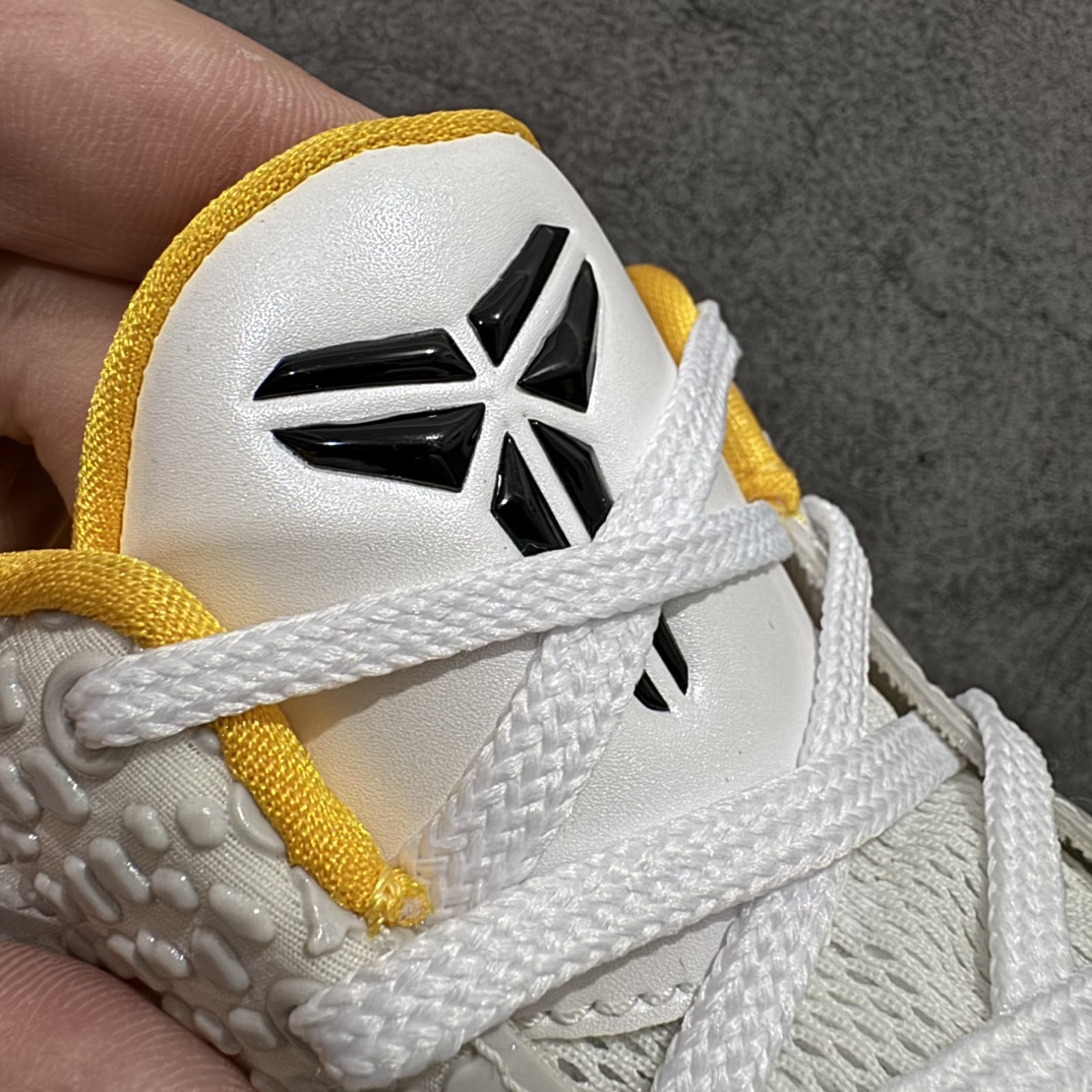 图片[7]-【BD版本】NK Zoom Kobe 6 科比六代签名实战篮球鞋 季后赛白黄 CW2190-100n市场唯一完美复刻公司货版本前掌超大Zoom Turbo 气垫 后掌EVA缓震真正的原汁原味 还原ZP脚感 全身鞋材卡料色独家定制唯一正确喷漆工艺Swoosh正确凹凸蛇鳞工艺 正确鞋面效果内全置真动飞态线 独立原厂模具最大尺码达到48.5码 支持各种高强度实战 无需担心  尺码：40 40.5 41 42 42.5 43 44 44.5 45 46 47.5 48.5 脚宽建议买大半码 科比系列前掌偏窄 编码：SLM400430-鞋库