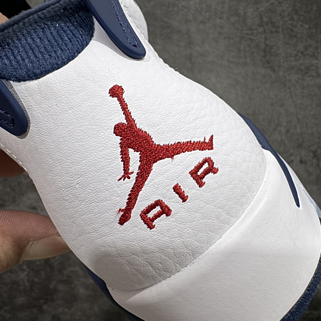 图片[2]-【Ljr特供】Air Jordan AJ6 Retro \”Olympic\” 奥运白蓝2024 CT8529-164全新改良批次 圈内最强倒钩系列 恪守真诚 承诺混一赔十 高端零售裸鞋圈特供批次 SZ原厂全套原楦原纸板冲刀磨具开发 原厂皮料加持 原厂港宝加持定型后跟R度完美 同源原厂电绣 飞翼针数密度立体效果一致 百分百一致原鞋 原厂拉帮工艺 针距密度一致 后跟弧度收口自然不对折 极致一眼正品既视感 进口玻璃冲刀皮料裁剪零毛边 全鞋电脑针车工艺 品控清洁度最高QC检验标准 免检产品 原厂订购鞋盒、鞋标、防尘纸、鞋撑、鞋带 追求极致的原厂味道n SIZE：40.5 41 42 42.5 43 44 44.5 45 46 47.5 48.5 编码：LJ510530-鞋库