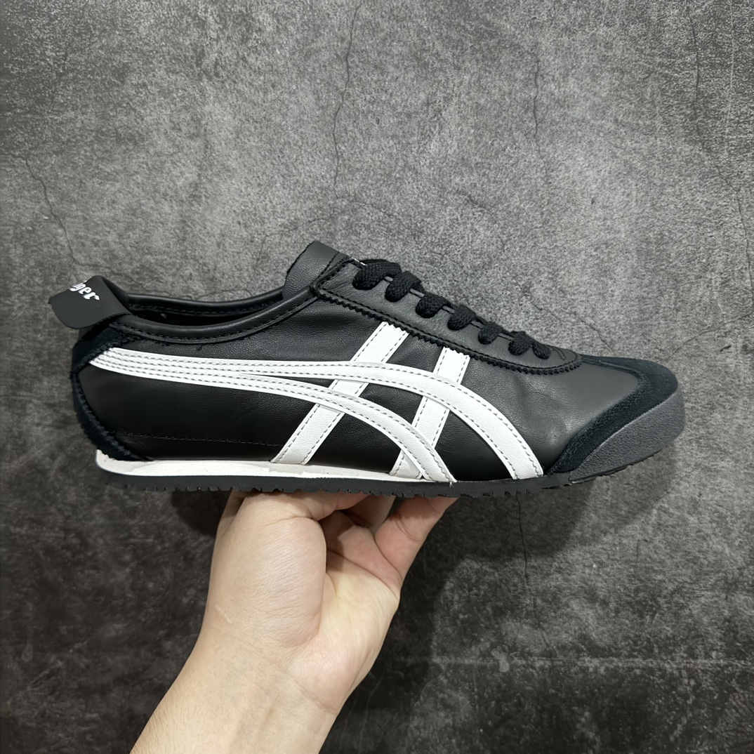 【MOK纯原】Asics Onitsuka Tiger MEXICO 66 亚瑟士鬼冢虎复古经典板鞋n市场最强版本 每个配色均购入原鞋校对 真正原厂头层牛皮 如假包赔 纹路、色泽、皮心颜色 质感百分百还原 海外订单工厂出品 超成熟稳定的做工品控 原装全套纸板楦头开发 原汁原味 完美呈现版型 私模正确鞋底咬花纹路 一比一鞋头弧度高度鞋身弧度 绝不口嗨 细节品控鞋型随意秒杀市面 原档咬花纹路私模大底 一个单元有六个三角形 总体形拼接呈现花瓣状 官方四联吊牌 原装Ortholite轻量化鞋垫 原盒原配 质保卡 说明书 钢印防尘纸  纸板中底带钢印 乳胶组合鞋垫 支持全方位的对比专柜 产品从款式颜色造型上体现出追求舒适和细节的完美 鞋类更是推崇手工制作的严谨与完美 融舒适性与可穿性的设计风格 注重细节的完美和别致魅力 既保持稳重 又不失轻松的时尚感 尺码：36 37 37.5 38 39 39.5 40 40.5 41.5 42 42.5 43.5 44 45 46 编码：LE270280-鞋库