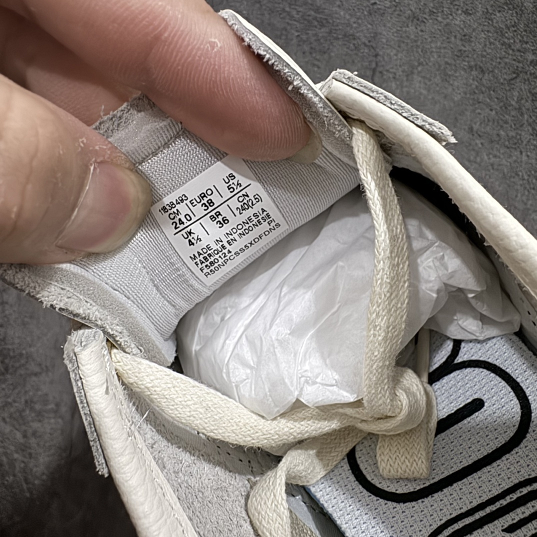 图片[8]-【MOK纯原】Asics Onitsuka Tiger MEXICO 66 亚瑟士鬼冢虎复古经典板鞋n市场最强版本 每个配色均购入原鞋校对 真正原厂头层牛皮 如假包赔 纹路、色泽、皮心颜色 质感百分百还原 海外订单工厂出品 超成熟稳定的做工品控 原装全套纸板楦头开发 原汁原味 完美呈现版型 私模正确鞋底咬花纹路 一比一鞋头弧度高度鞋身弧度 绝不口嗨 细节品控鞋型随意秒杀市面 原档咬花纹路私模大底 一个单元有六个三角形 总体形拼接呈现花瓣状 官方四联吊牌 原装Ortholite轻量化鞋垫 原盒原配 质保卡 说明书 钢印防尘纸  纸板中底带钢印 乳胶组合鞋垫 支持全方位的对比专柜 产品从款式颜色造型上体现出追求舒适和细节的完美 鞋类更是推崇手工制作的严谨与完美 融舒适性与可穿性的设计风格 注重细节的完美和别致魅力 既保持稳重 又不失轻松的时尚感 尺码：36 37 37.5 38 39 39.5 40 40.5 41.5 42 42.5 43.5 44 45 46 编码：LE270280-鞋库