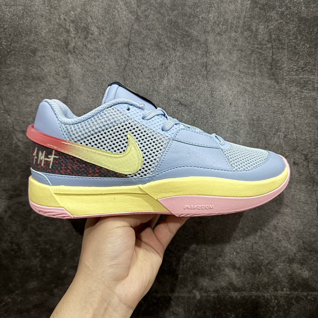 【CK版本】Nike JA 1 EP 莫兰特n防滑低帮篮球鞋 先行公司级n简单的中底配置 前掌Zoom Air 加上全掌React带来充分的缓震回弹脚感低重心的设计也让它备受后卫选手的喜爱n此鞋款的设计能够同时兼顾缓震性能和稳固脚感搭配稳定设计 助你实现快速移动表现n耐穿橡胶外底 提供可驾驭户外球场的强劲抓地力 货号: DR8786-400 尺码：39-47.5 编码：CK260280-鞋库