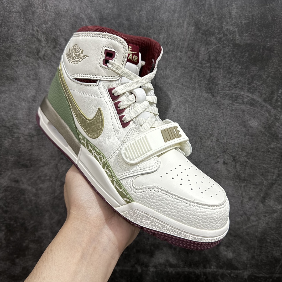 图片[3]-【奥莱Zp订单福利】Air Jordan Legacy AJ312 高帮 FZ5047-120 奥莱zp订单 直播间399 499一样的东西 帮你省钱 鞋身采用了皮革材质打造 横跨鞋面的魔术贴十分吸睛 侧面的Swoosh Logo的一部分被鞋面遮挡了一部分 颇具玩味 魔术贴上标有NK标识 而鞋舌上是Jordan的经典飞翼Logo 后跟和鞋底均采用了Air Jordan 3 的设计 后跟上同样也使用了经典的爆裂纹图案 尺码：35.5-40-选品中心
