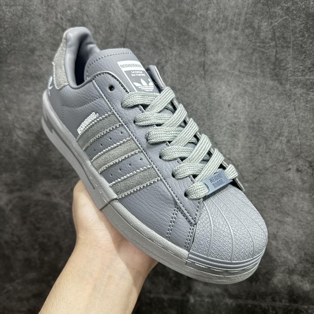 图片[3]-【公司级】NEIGHBORHOOD x adidas originalsSUPERSTAR 联名贝壳头渠道正品订单 诠释市场最高工艺水平n贝壳头经典小白板鞋 专柜上架同步配色n全鞋进口头层皮料打造n区别市面普通真标版本 进出专柜无压力 官方货号: IE6115 尺码: 35 36 36.5 37.5 38 38.5 39 40 40.5 41 42 42.5 43 44 45 编码：XN220240-莆田鞋批发中心