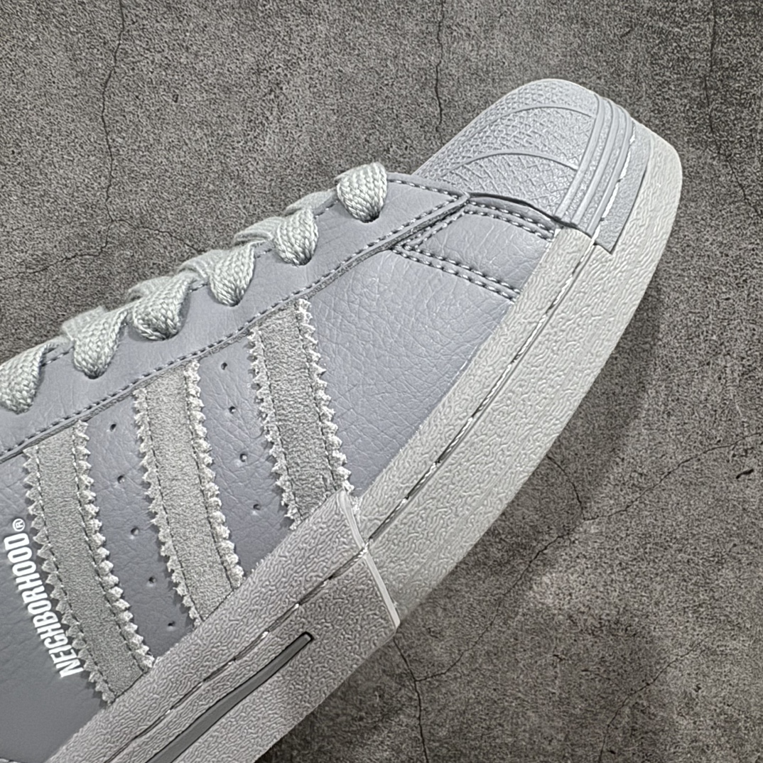 图片[6]-【公司级】NEIGHBORHOOD x adidas originalsSUPERSTAR 联名贝壳头渠道正品订单 诠释市场最高工艺水平n贝壳头经典小白板鞋 专柜上架同步配色n全鞋进口头层皮料打造n区别市面普通真标版本 进出专柜无压力 官方货号: IE6115 尺码: 35 36 36.5 37.5 38 38.5 39 40 40.5 41 42 42.5 43 44 45 编码：XN220240-莆田鞋批发中心