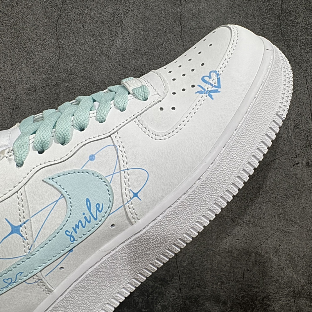 图片[6]-【公司级】官方爆款定制 二次元主题 Nike Air Force 1 Low’07  LOVE系列 白蓝喷绘 空军一号低帮休闲板鞋 定制皮料 原厂3D打印 定制鞋盒 原楦原纸板 纯正空军版型 内置全掌气垫 货号：CW2288-111 Size：36 36.5 37.5 38 38.5 39 40 40.5 41 42 42.5 43 44 44.5 45 编码：HXS270280-鞋库