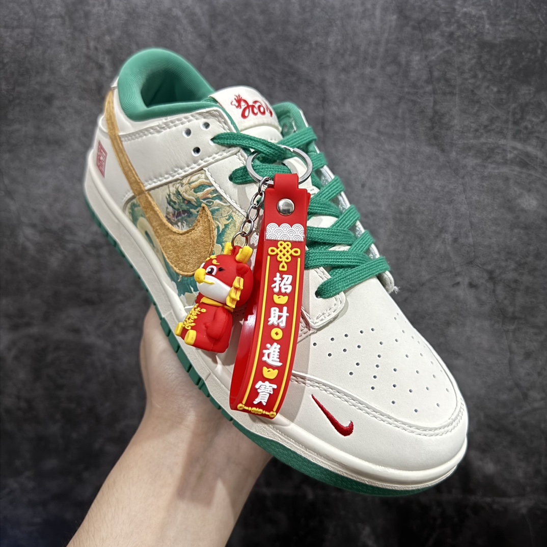 定制版NikeDunkLow中国龙年限定龙马精神此款主张打破传统的工业化流水线设计限制以Madebyid