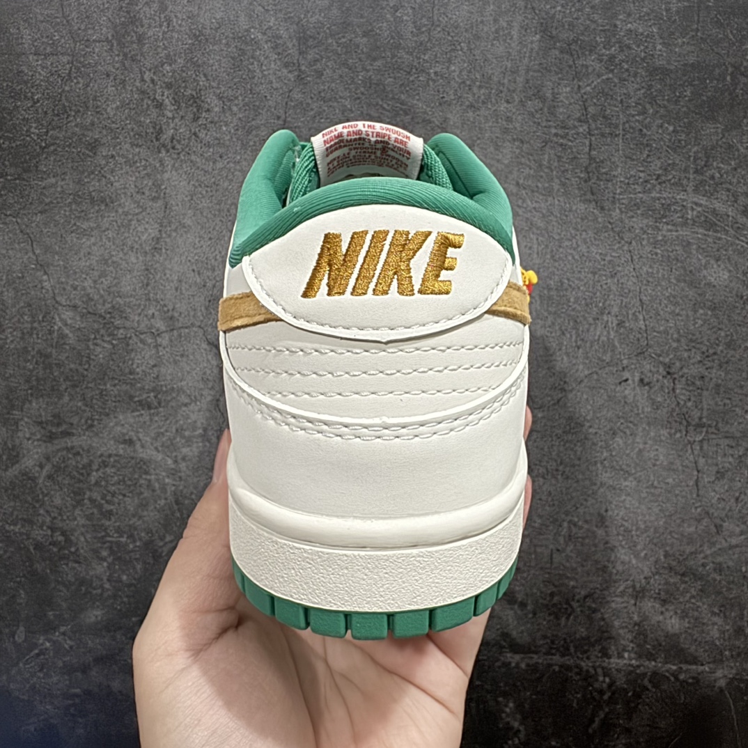 定制版NikeDunkLow中国龙年限定龙马精神此款主张打破传统的工业化流水线设计限制以Madebyid