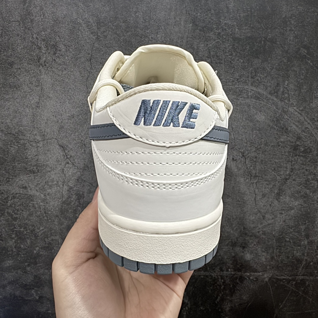 定制版SupremexNikeDunkLow陨石灰刻字此款主张打破传统的工业化流水线设计限制以Madeb