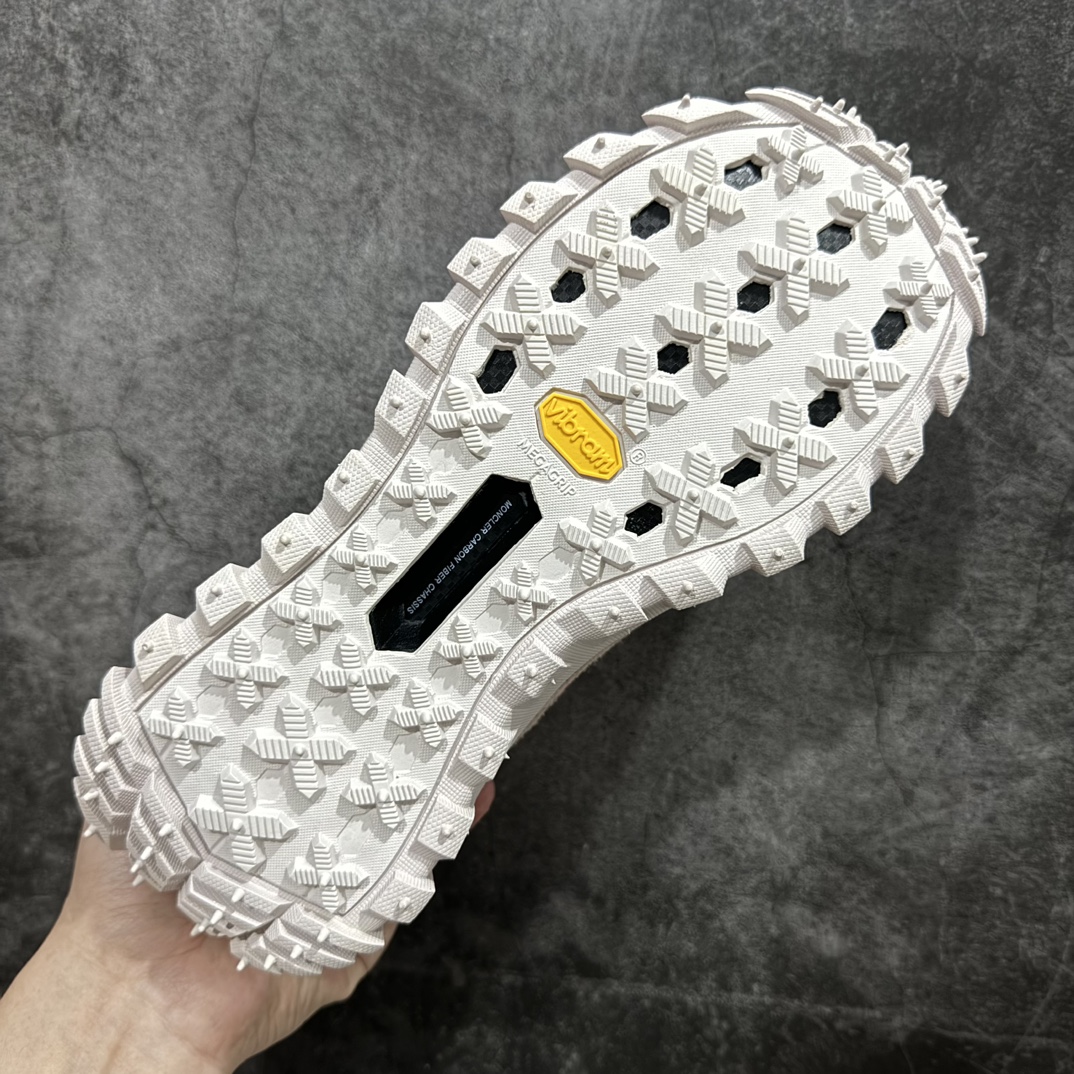 图片[9]-【OK版本】Moncler 盟可睐/蒙口 Trailgrip GTX 抗撕裂材质山地户外鞋 n鞋身采用Cordura防撕裂尼龙/Gore-Tex防水材质 中底内置全掌碳板 支撑性能拉满 侧边3M反光带 鞋底搭载Vibram外底提供超强的抓地力和防滑性能 原装大盒包装 内赠Moncler徽章防层袋一副  尺码： 36 36.5 37.5 38 38.5 39 40 40.5 41 42 42.5 43 44 44.5 45 46编号：DF480500-鞋库