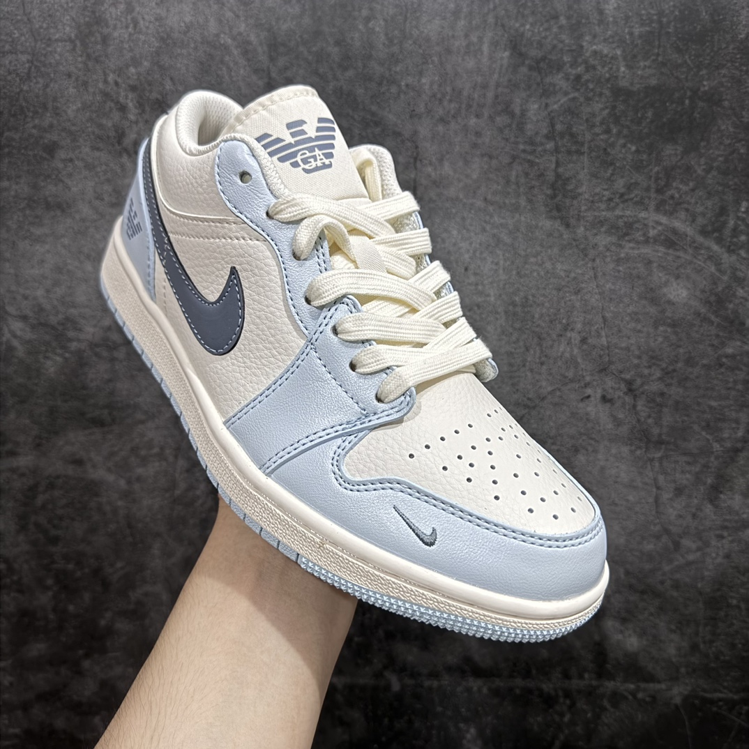 图片[3]-【定制版】Nike Jordan Air Jordan 1 阿玛尼联名纯原大厂出品 极力推荐n定制鞋盒 大厂纯原品质出货超高清洁度 皮料切割干净无任何毛边 细节完美官方货号：WG8850 012nSize: 36 36.5 37.5 38 38.5 39 40 40.5 41 42 42.5 43 44 44.5 45 编码：HXS320340-鞋库