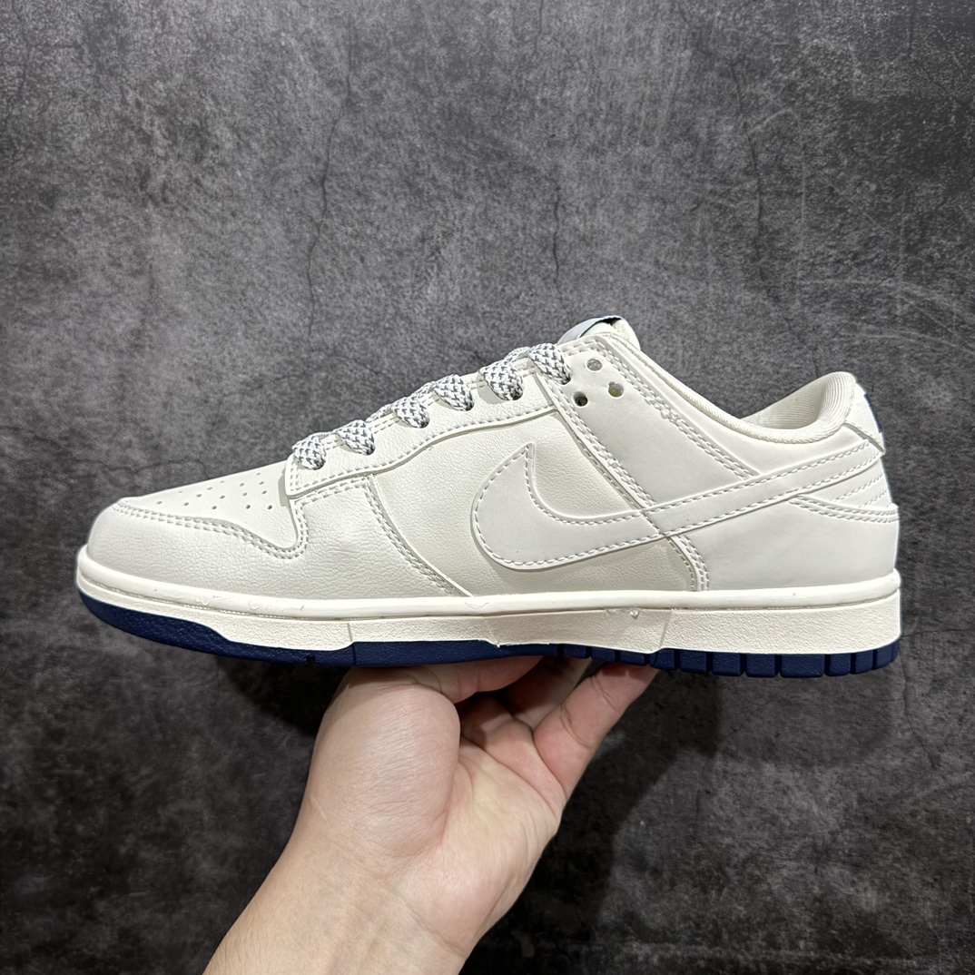 图片[2]-【定制版】Supreme x Nike Dunk Low 经典米蓝n此款主张打破传统的工业化流水线设计限制，以Made by ideas的超级创意为理念，集结众多潮流设计师，结合时下最ing潮流风尚，为潮流爱好者打造彰品自我的专属潮品。同时尊重每个年轻人对于潮流的理解与选择，主张“让每个年轻人塑造自己的潮流”。 货号：XX8888-003 Size：36 36.5 37.5 38 38.5 39 40 40.5 41 42 42.5 43 44 44.5 45 编码：HXS320340-莆田鞋批发中心