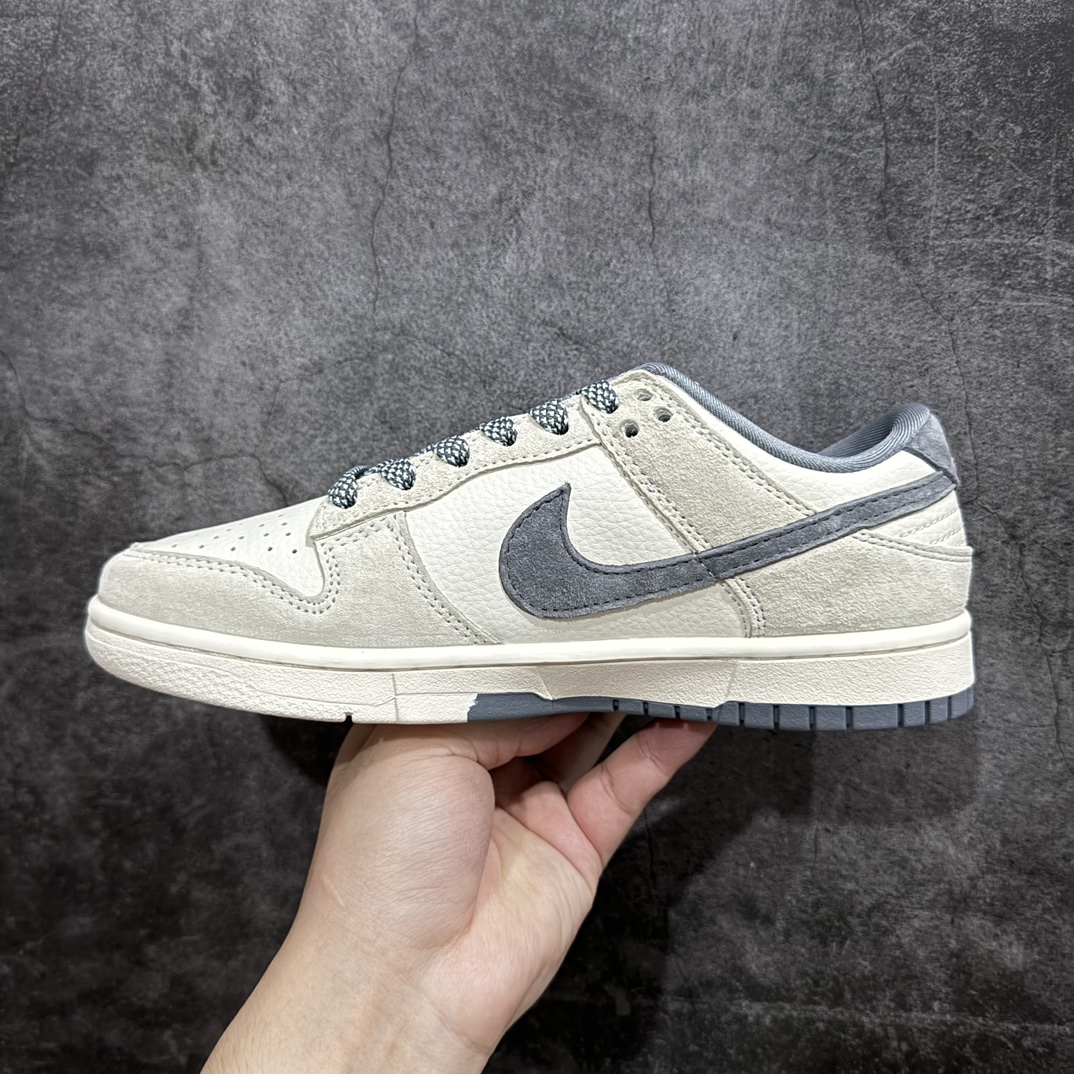 图片[2]-【定制版】Nike SB Dunk Low x Stussy 白灰翻毛小钩满天星n纯原大厂出品 极力推荐n原装头层材料 独家版型蒸餾加工n帶來的是更好的视觉和脚感体验n大厂纯原品质出货 清洁度 电绣工艺皮料切割干净无任何毛边 细节完美 官方货号：SJ2068 272 尺码：36 36.5 37.5 38 38.5 39 40 40.5 41 42 42.5 43 44 44.5 45  编码：HXS320340-莆田鞋批发中心