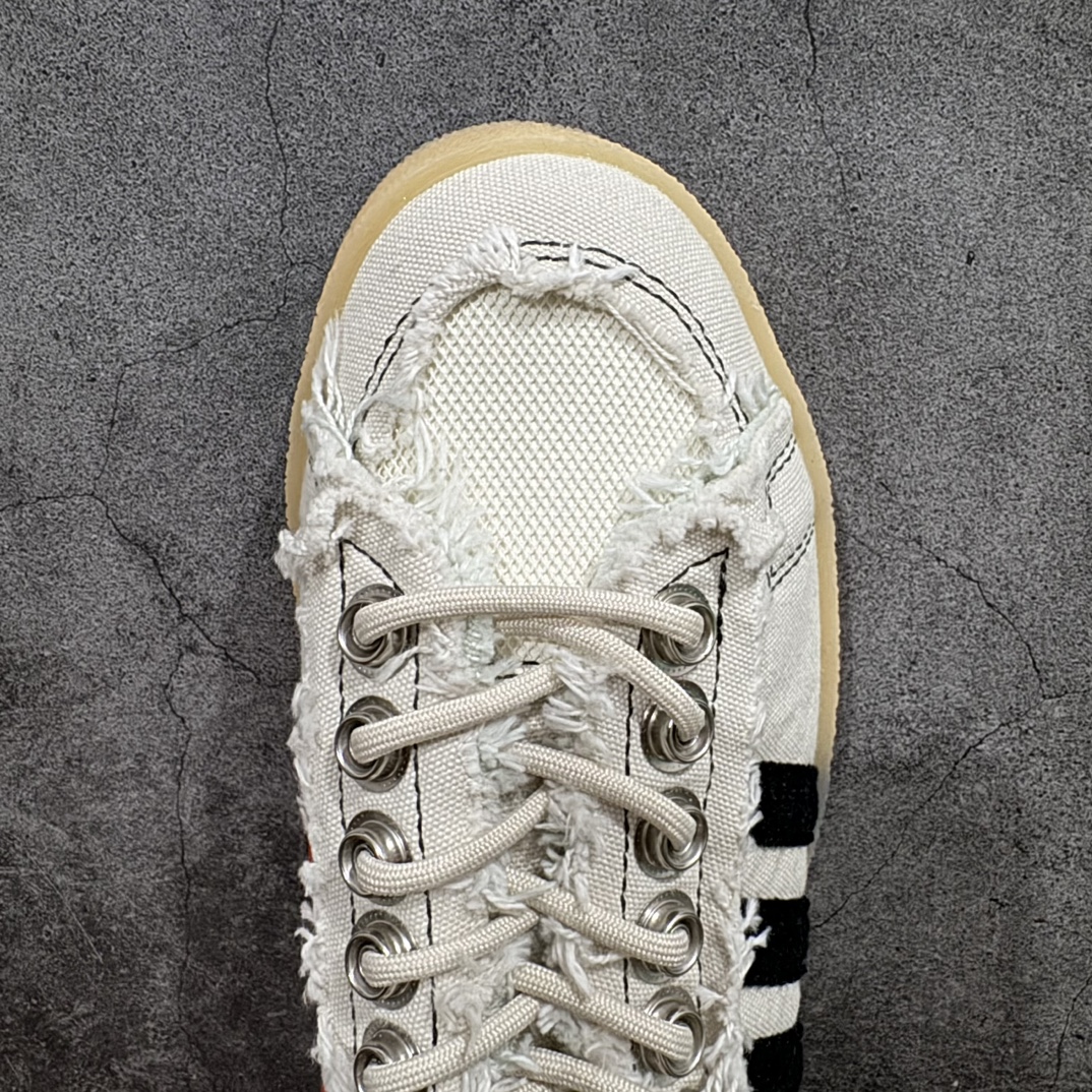 图片[5]-【福利专供版】Song For The Mute x AD Originals Campus 90S 最新联名复古破坏工艺帆布鞋 上架实拍 原版开发版型，外置耐磨防滑橡透明胶底，不对称配色设计，毛巾面料的三条杠和后跟提环，破坏毛边的做旧设计，纽扣式鞋带孔，细节和质感拉满，满满时尚感 货号：ID4818 尺码：36 36.5 37 38 38.5 39 40 40.5 41 42 42.5 43 44 44.5 45-选品中心