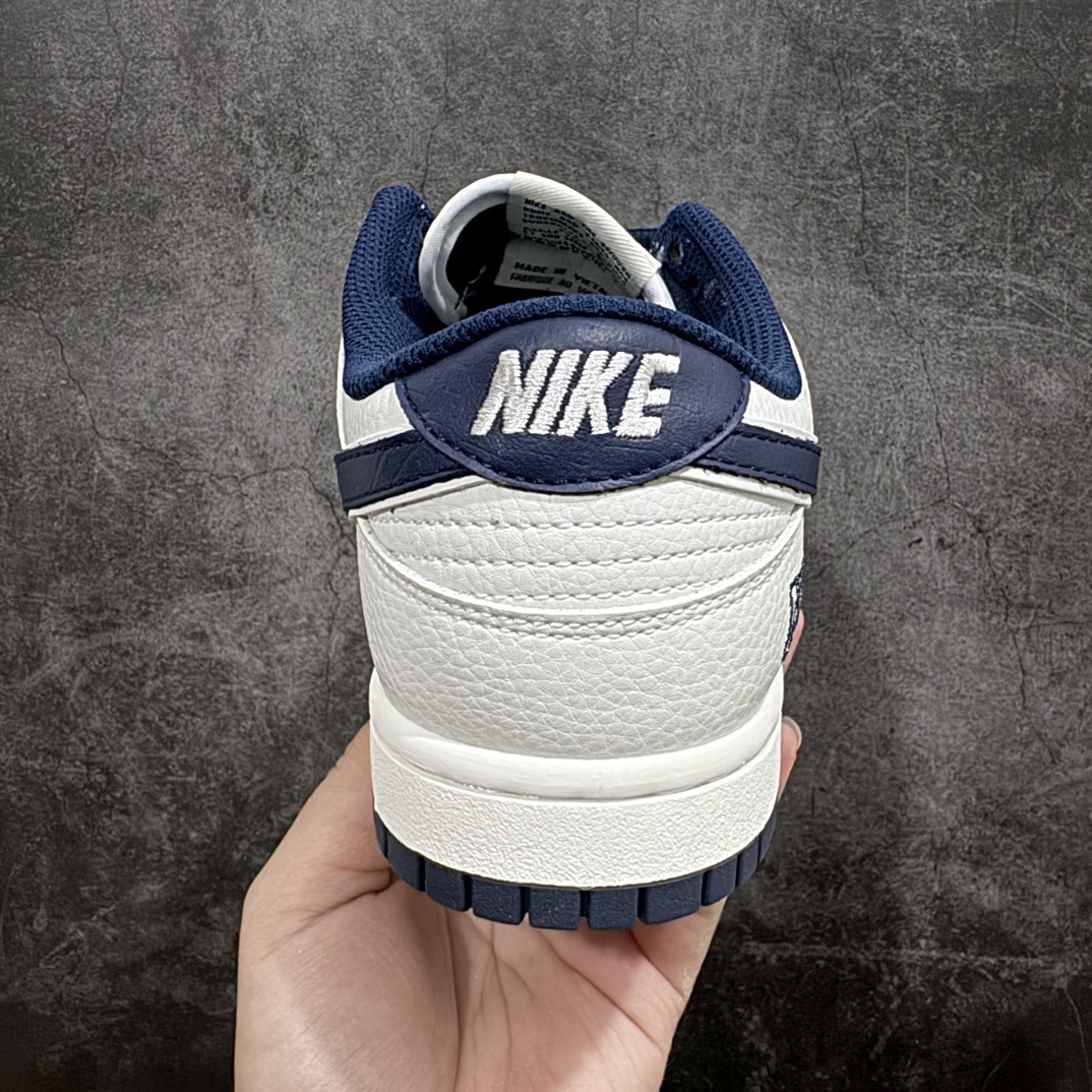 图片[4]-【定制版】NK Dunk Low 定制配色 NC2103-303 大厂出品 极力推荐 原装头层材料 独家版型蒸餾加工帶來的是更好的视觉和脚感体验大厂纯原品质出货 清洁度 电绣工艺 皮料切割干净无任何毛边 细节完美SIZE：36 36.5 37.5 38 38.5 39 40 40.5 41 42 42.5 43 44 44.5 45 编码：HXS320340-莆田鞋批发中心