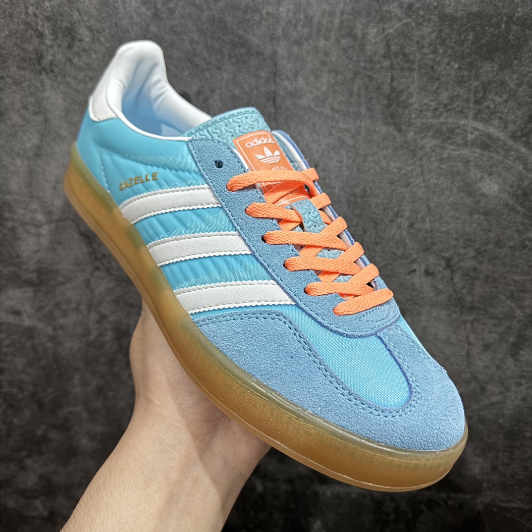 图片[3]-【正确版】AD Gazelle Indoor Trainers 羚羊内训系列低帮复古百搭休闲运动德训风板鞋 HQ901790年代经典的复刻版！自60年代以足球训练鞋面世以来,Gazelle就以其经典设计席卷全球。1991年版本的复刻,再造经典Gazelle。采用皮革打造,搭配浊色细节,让这款经典更加简约。 尺码：36 36⅔ 37⅓ 38 38⅔ 39⅓ 40 40⅔ 41⅓ 42 42⅔ 43⅓ 44 45 编码：NM240250-莆田鞋批发中心