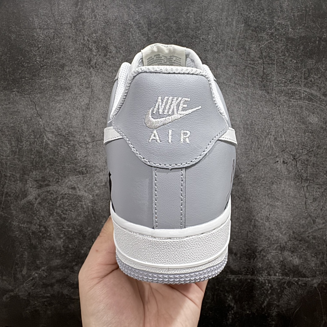 图片[4]-【纯原版】Nike Air Force 1\’07 Low\”Peak Of The Group\”空军一号低帮经典百搭休闲运动板鞋“烟灰白黑群之巅峰涂鸦” 货号：CW1888-060 尺码：36 36.5 37.5 38 39 40 40.5 41 42 42.5 43 44 44.5 45 编码：HXS290300-鞋库