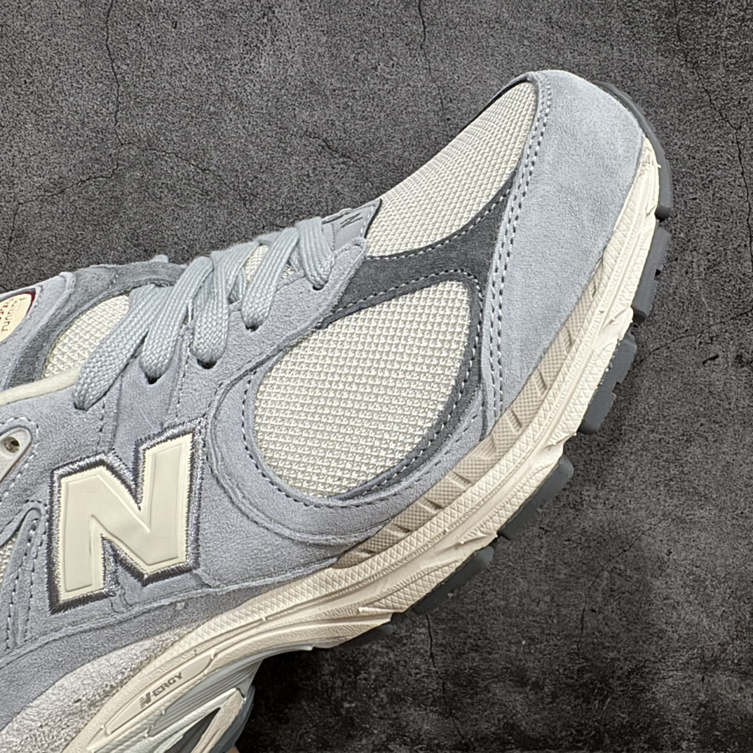 图片[6]-【正确组合底版】New Balance 2002R NB2002 男女休闲慢跑鞋 M2002RLNnn纯原工厂出品n保留原有的版型 清洁度和品质n材料有微调整 价格更具性价比n日韩出口特供订单配套商长期套现长期补货 全新货品正常出厂触屏不到的单价 超级跑量款全套原楦原纸板原厂数据开发 进口三明治网面原装进口翻毛皮料正确绒感卡色 正确中底拉帮中底网布细节 采用轻质牛剖革拼接透气网眼衬垫织物鞋面材质 T-Beam大底提供足步弓支撑 保持步态稳定 后跟搭载外露缓震胶 鞋身整体以各种深浅不一的灰色覆盖 鞋头以淡蓝色调装饰 网眼衬垫通过不规律的色块实现做旧的美感 泛黄的鞋底更是进一步增添了复古气息  尺码：36 37 37.5 38 38.5 39.5 40 40.5 41.5 42 42.5 43 44 44.5 45 编码：MZ260280-莆田鞋批发中心